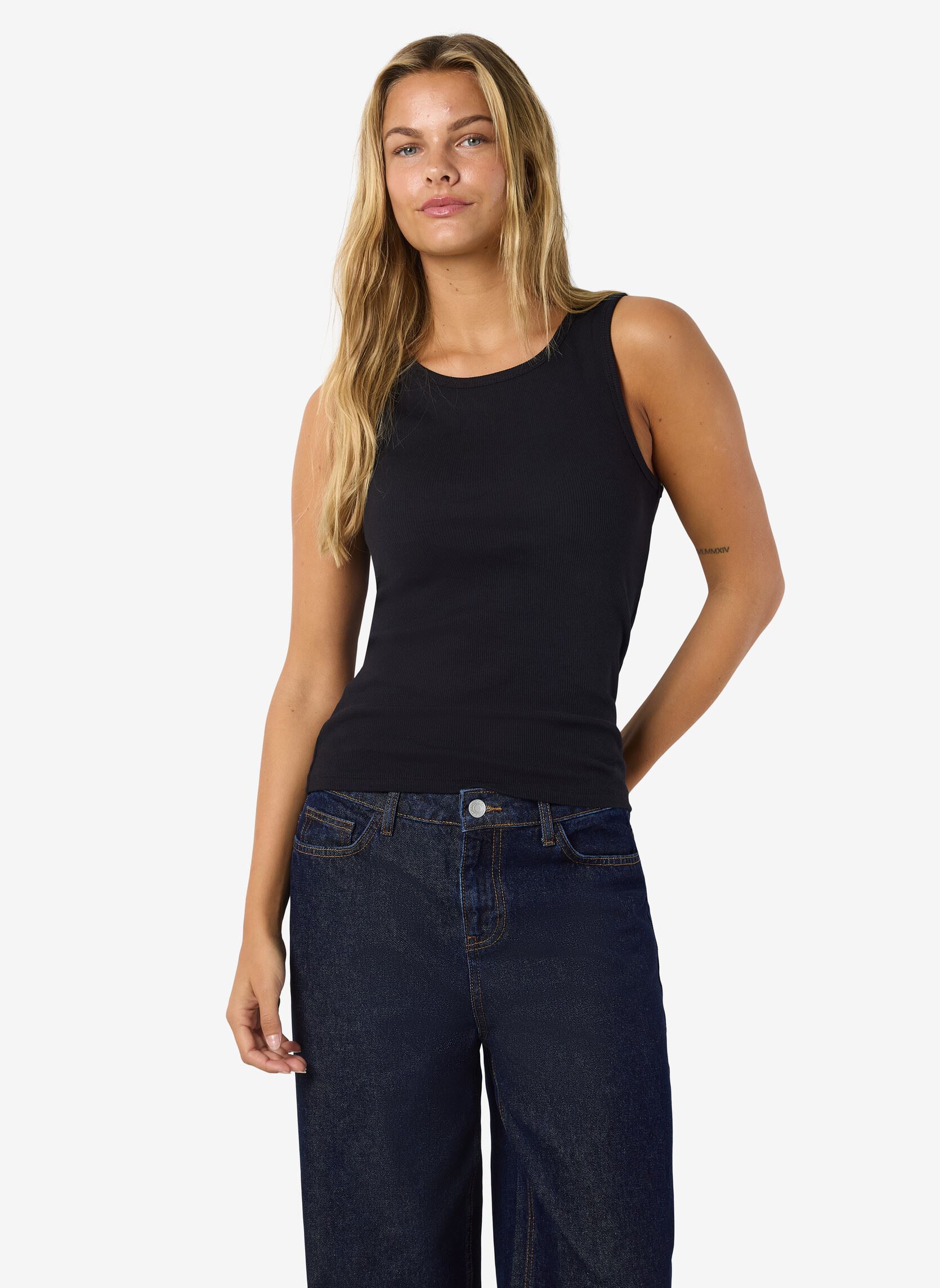 Débardeurs NMMAYA S/L REGULAR TANK TOP NOOS femme noir Noisy May Débardeurs NMMAYA S/L REGULAR TANK TOP NOOS femme noir Black Detail:WHITE EMB