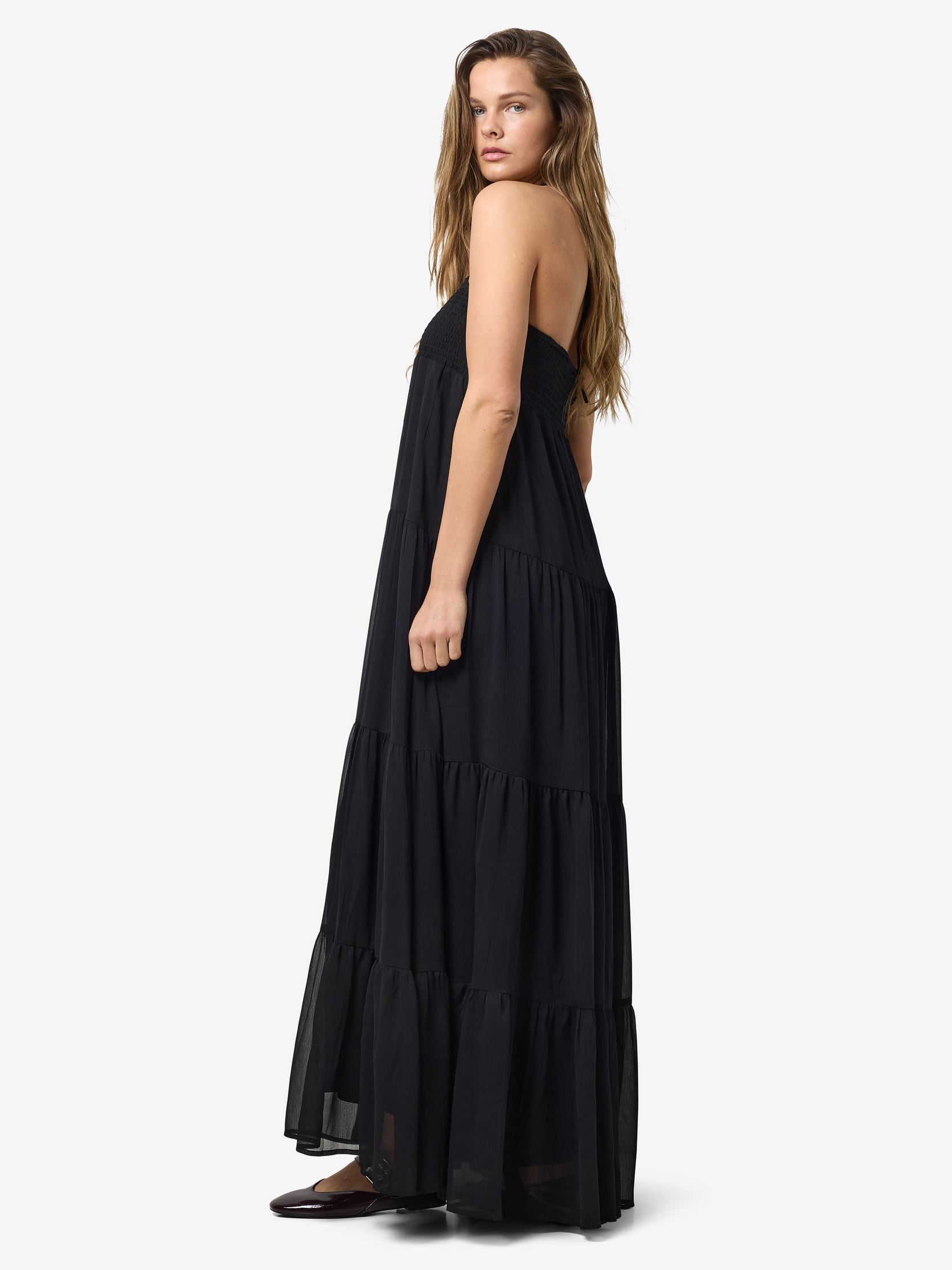 Robes longues NMFAIRY SL MAXI SMOCK CHIFFON DRESS femme noir Noisy May Robes longues NMFAIRY SL MAXI SMOCK CHIFFON DRESS femme noir Black