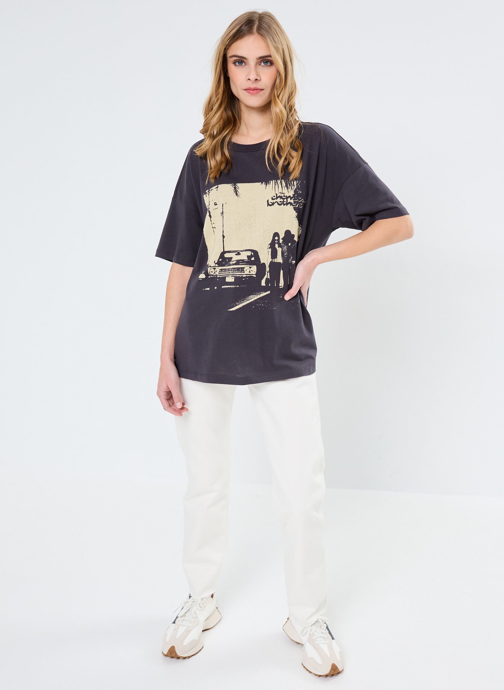 Tee-shirts manches courtes NMIDA CHEMICAL B SS LICENSE TEE JRS FWD femme noir Noisy May Tee-shirts manches courtes NMIDA CHEMICAL B SS LICENSE TEE JRS FWD femme noir Obsidian