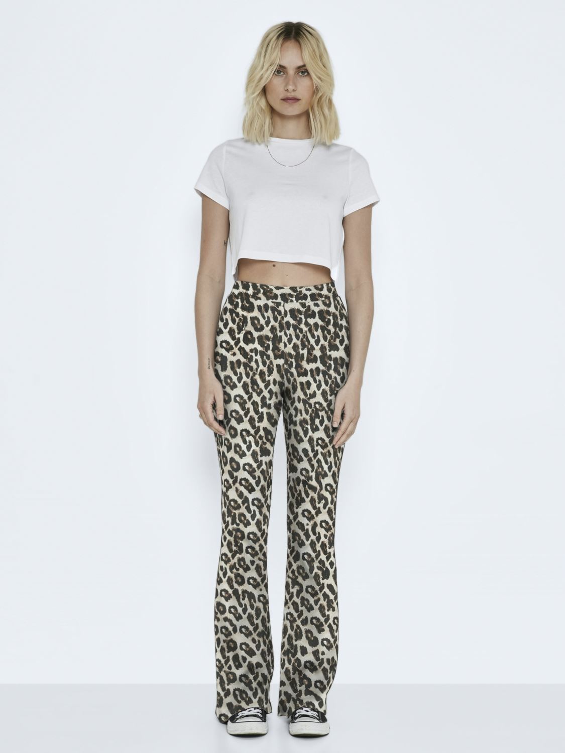 Pantalons slim NMPASA HW FLARED PANTS NOOS femme noir Noisy May Pantalons slim NMPASA HW FLARED PANTS NOOS femme noir BLACK