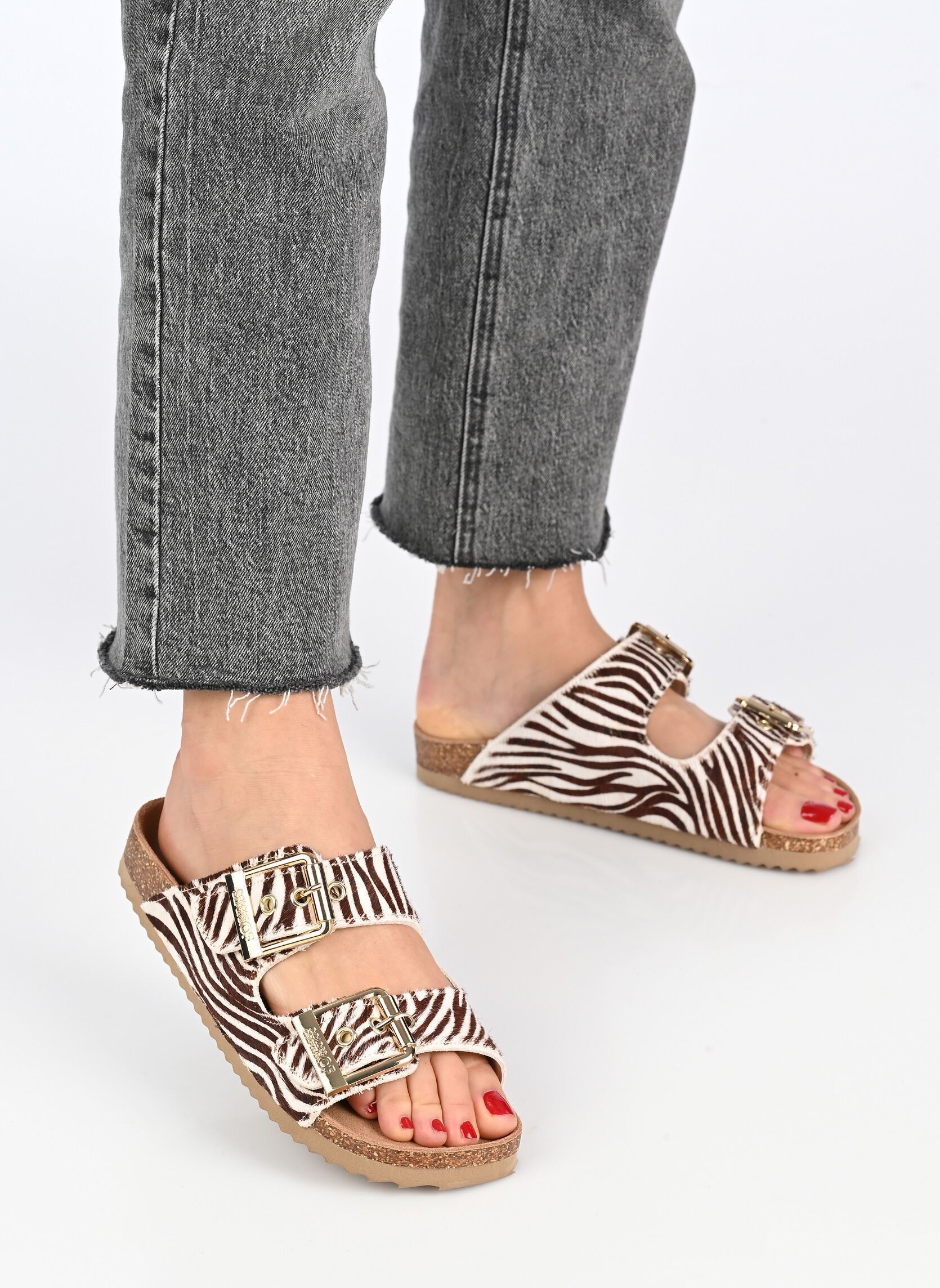 Muilen en klompen Pony hair two buckle sandal dames meerkleurig Colors of California Muilen en klompen Pony hair two buckle sandal dames meerkleurig ZEBRA