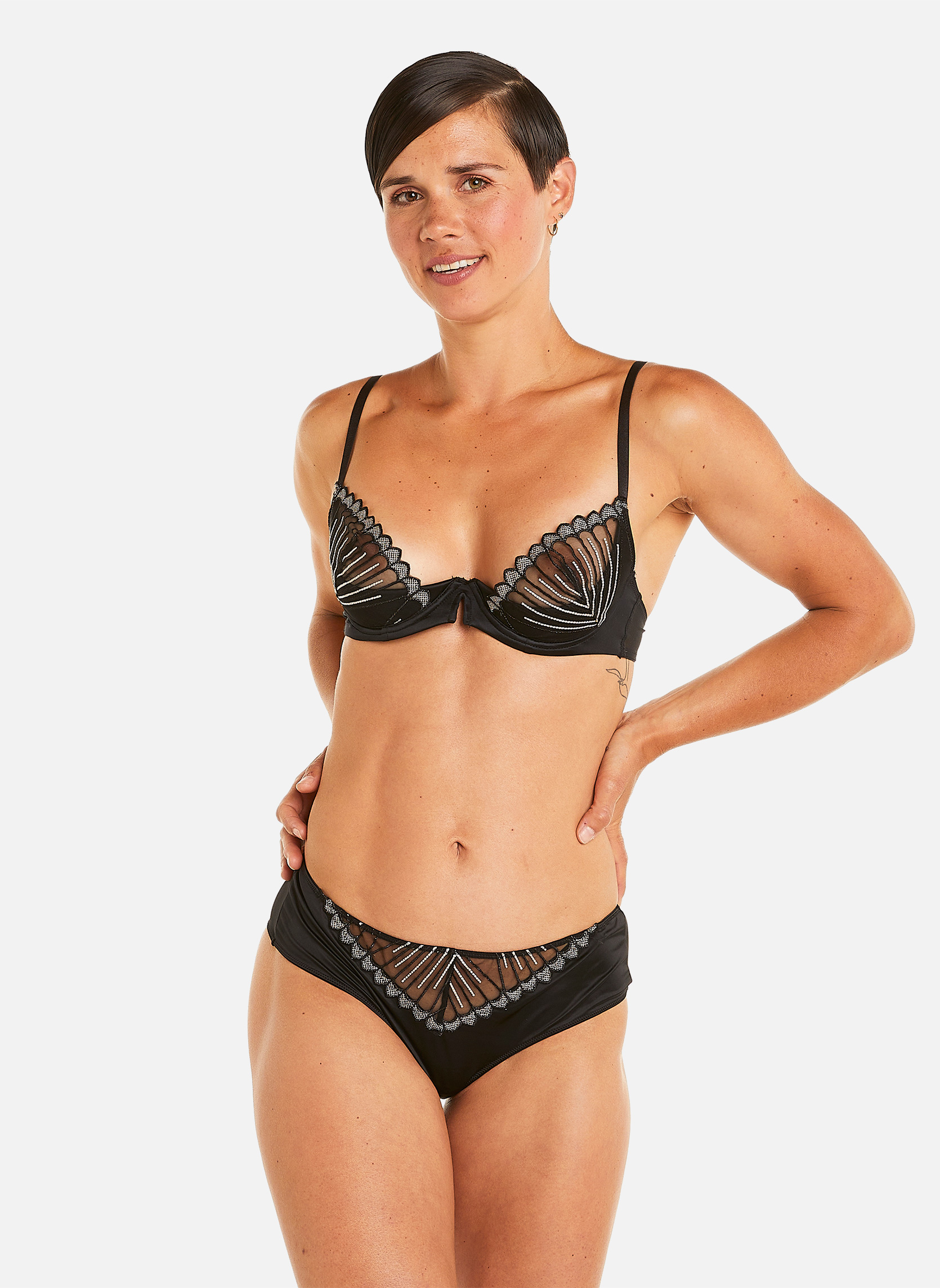 Brassières Soutien-gorge à armatures noir Indécise femme noir Pomm'Poire Brassières Soutien-gorge à armatures noir Indécise femme noir Noir