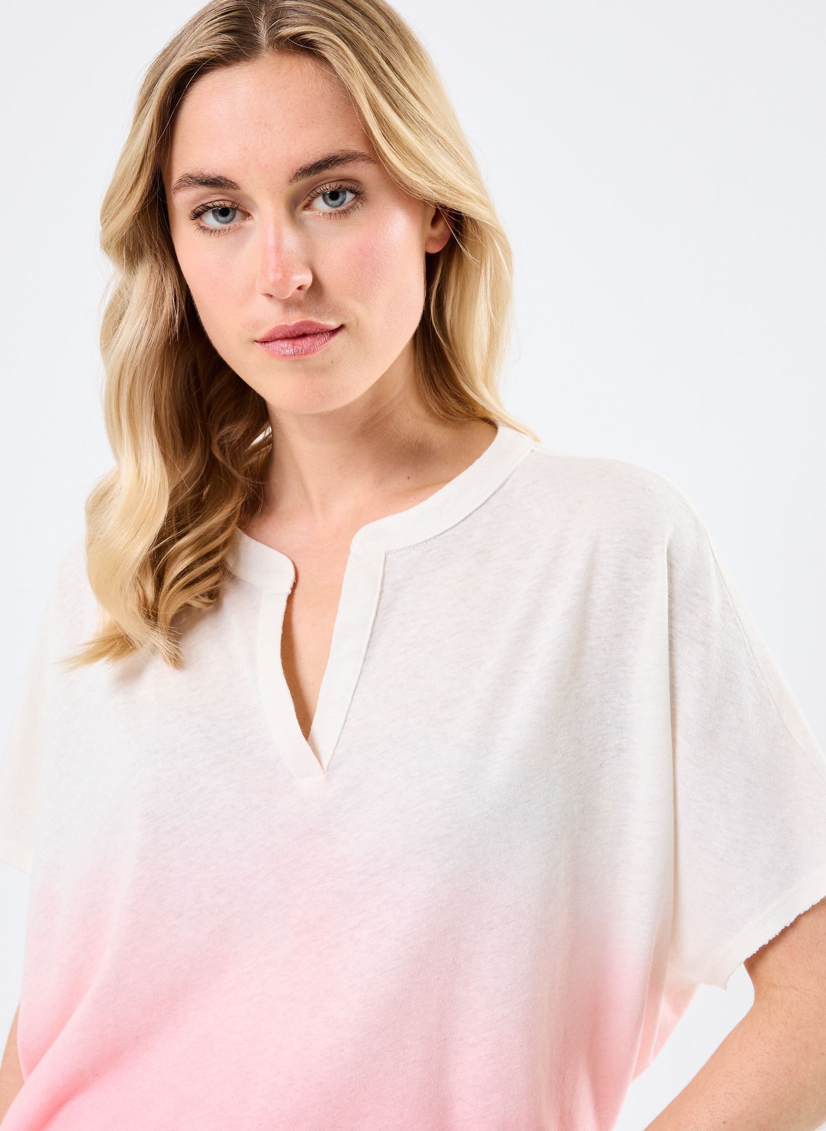 Tee-shirts manches courtes GIRALDA FANCY femme rose Absolut Cashmere Tee-shirts manches courtes GIRALDA FANCY femme rose DIP D BOUGAINVILLIEA