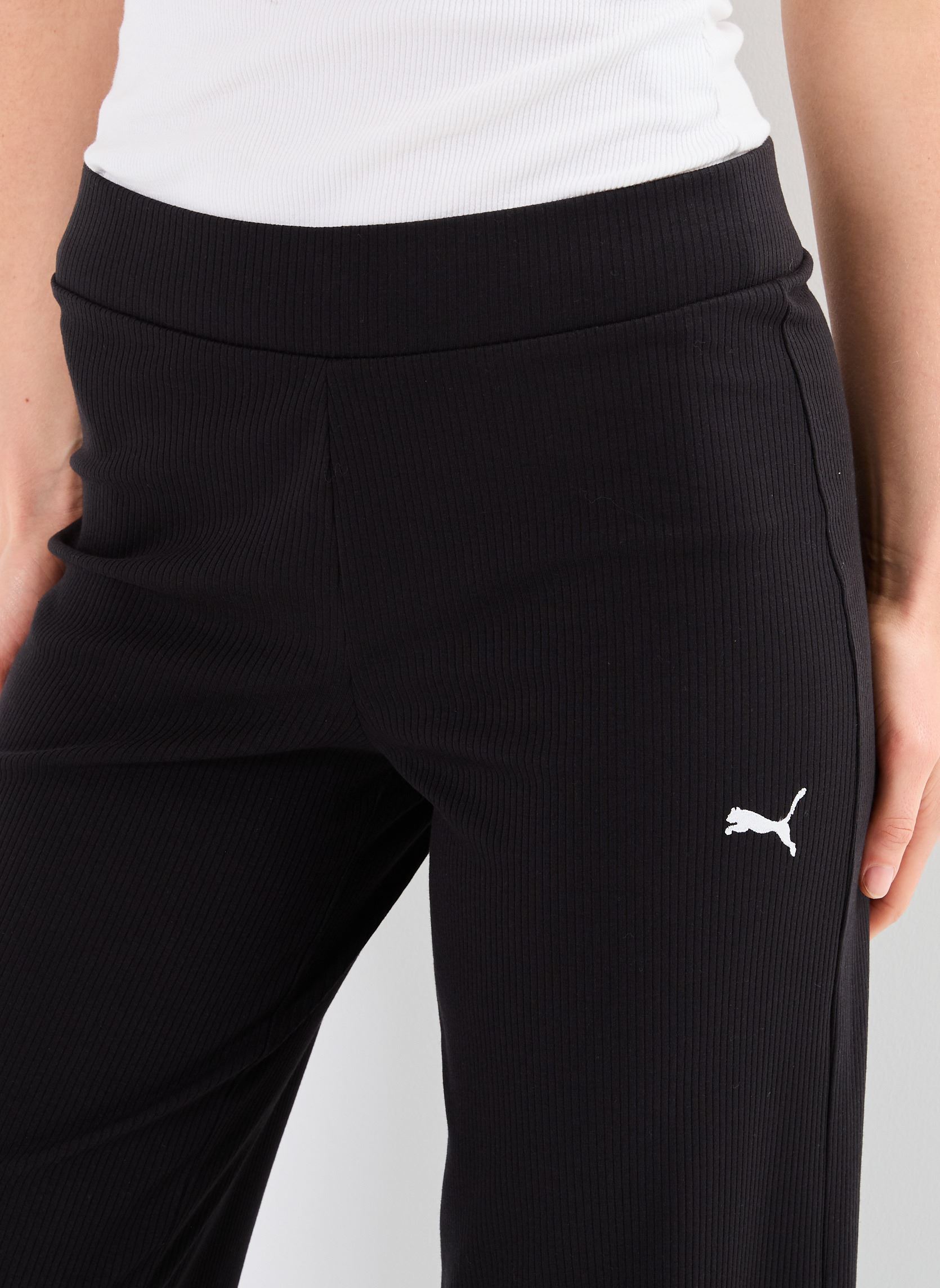 Pantalones de jogging ESS ELEVATED High-Waist Straight Leg Rib mujer negro Puma Pantalones de jogging ESS ELEVATED High-Waist Straight Leg Rib mujer negro Puma Black