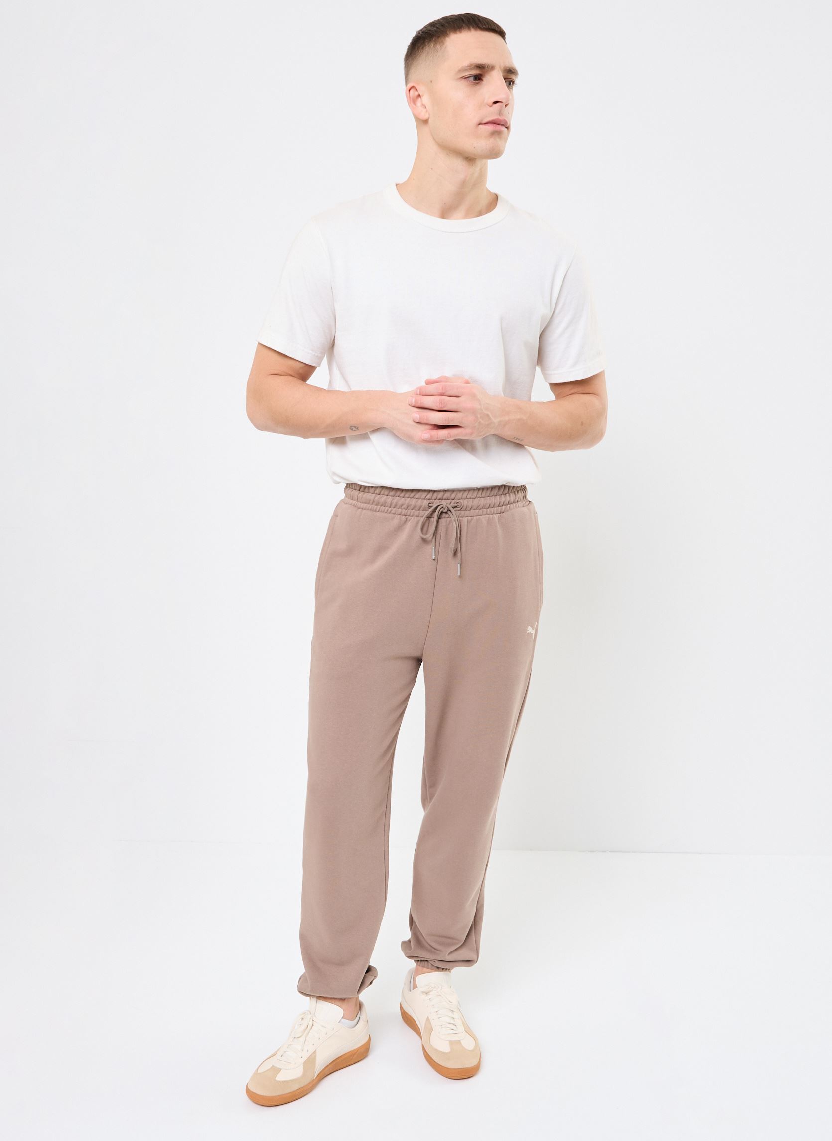 Bas de jogging WARDROBE ESS Relaxed Sweatpants TR cl homme marron Puma Bas de jogging WARDROBE ESS Relaxed Sweatpants TR cl homme marron Totally Taupe