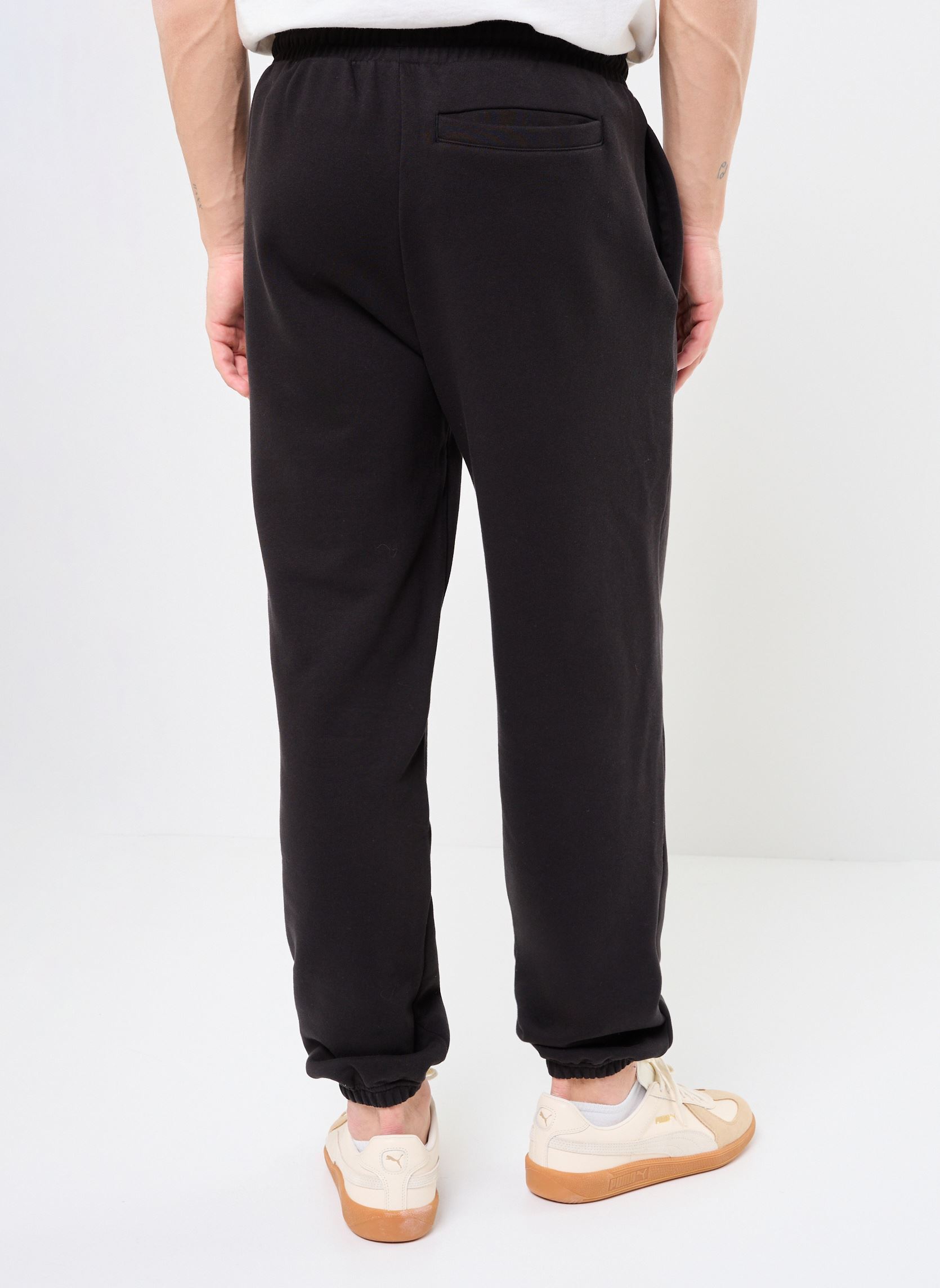 Bas de jogging WARDROBE ESS Relaxed Sweatpants TR cl homme noir Puma Bas de jogging WARDROBE ESS Relaxed Sweatpants TR cl homme noir Puma Black