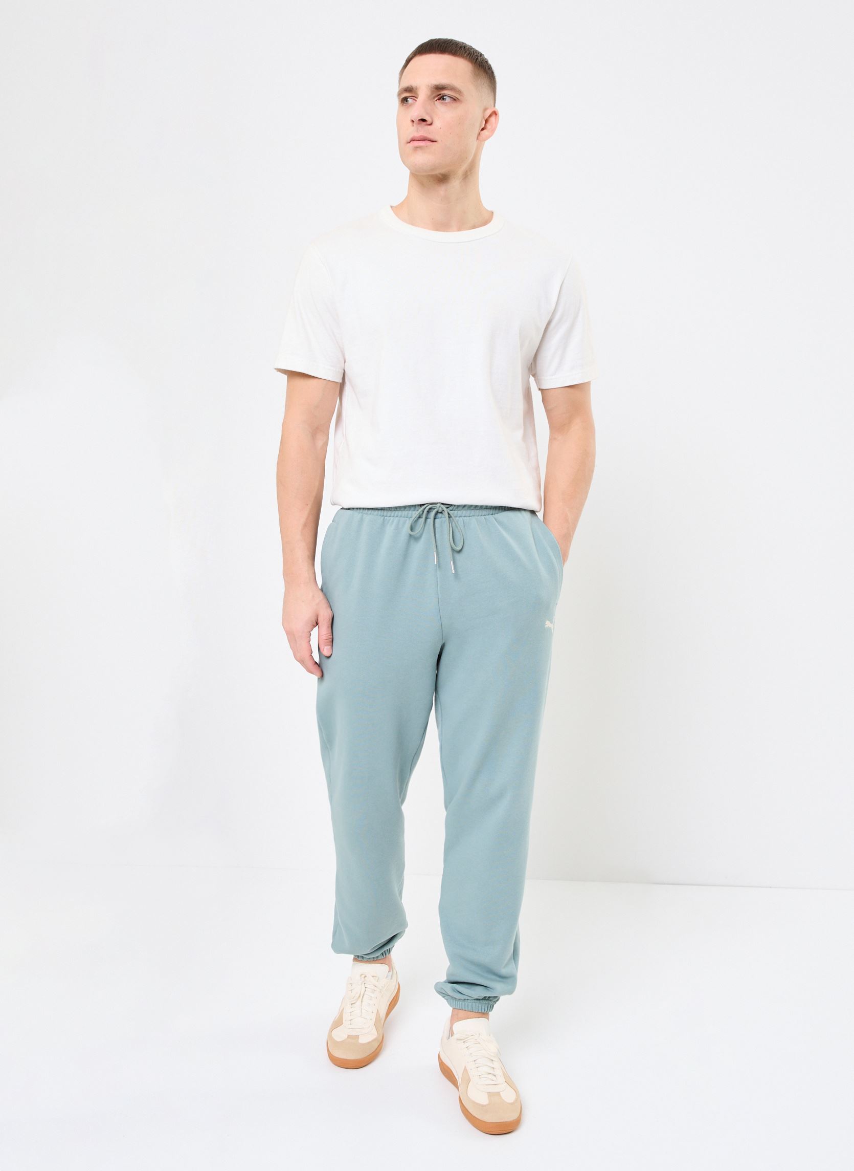 Bas de jogging WARDROBE ESS Relaxed Sweatpants TR cl homme vert Puma Bas de jogging WARDROBE ESS Relaxed Sweatpants TR cl homme vert Green Moon