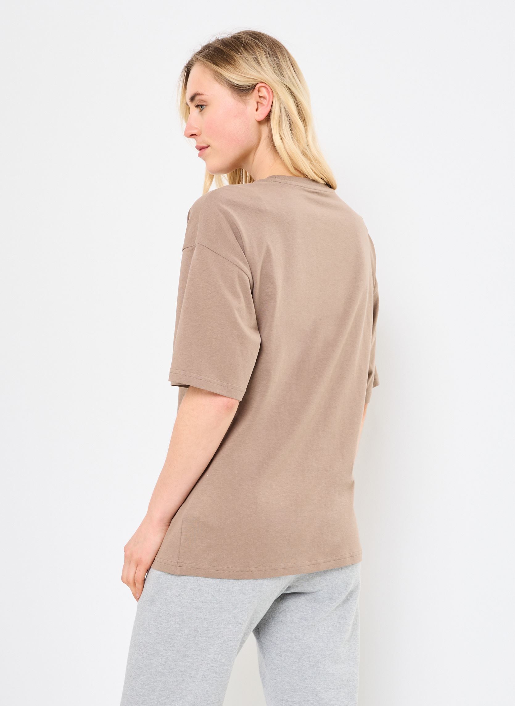 Tee-shirts manches courtes WARDROBE ESS Oversized Tee femme marron Puma Tee-shirts manches courtes WARDROBE ESS Oversized Tee femme marron TOTALLY TAUPE