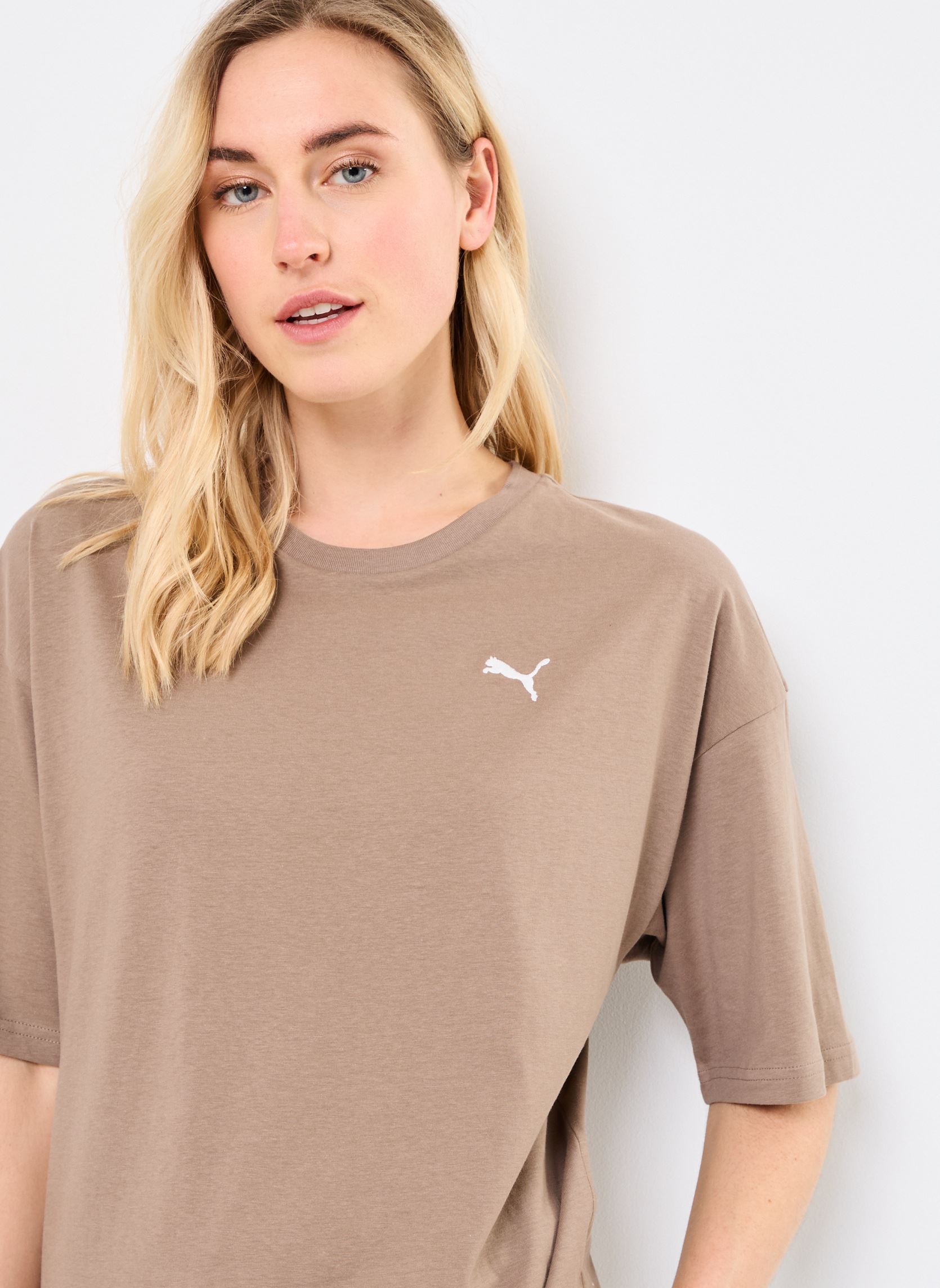 Tee-shirts manches courtes WARDROBE ESS Oversized Tee femme marron Puma Tee-shirts manches courtes WARDROBE ESS Oversized Tee femme marron TOTALLY TAUPE