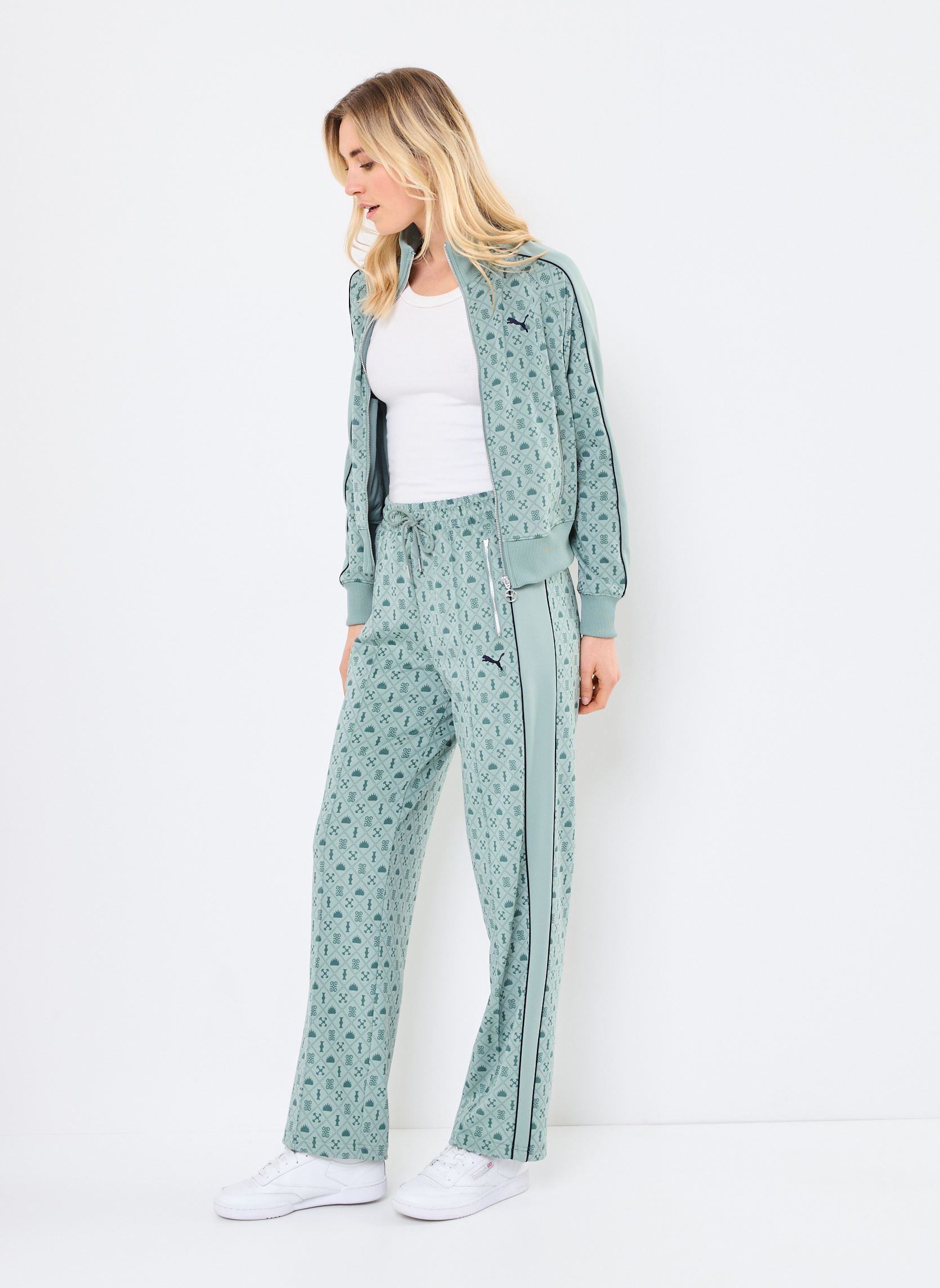 Bas de jogging ROAD TO UNITY AOP Straight Track Pants D femme vert Puma Bas de jogging ROAD TO UNITY AOP Straight Track Pants D femme vert Green Moon-AOP