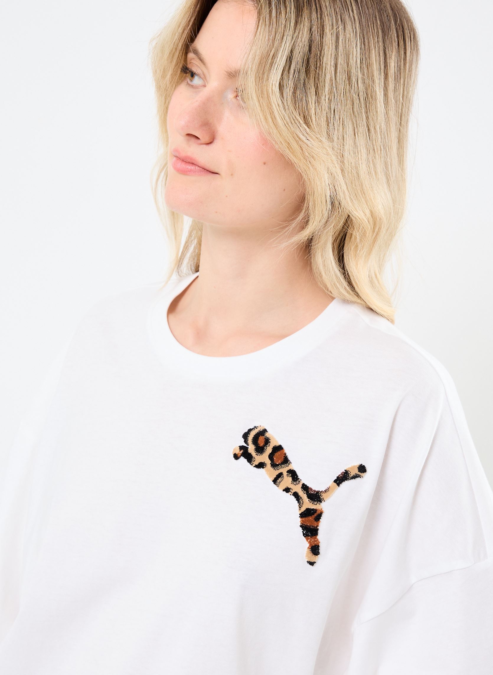 Tee-shirts manches courtes LEO LUXE Oversized Short Tee femme blanc Puma Tee-shirts manches courtes LEO LUXE Oversized Short Tee femme blanc PUMA WHITE