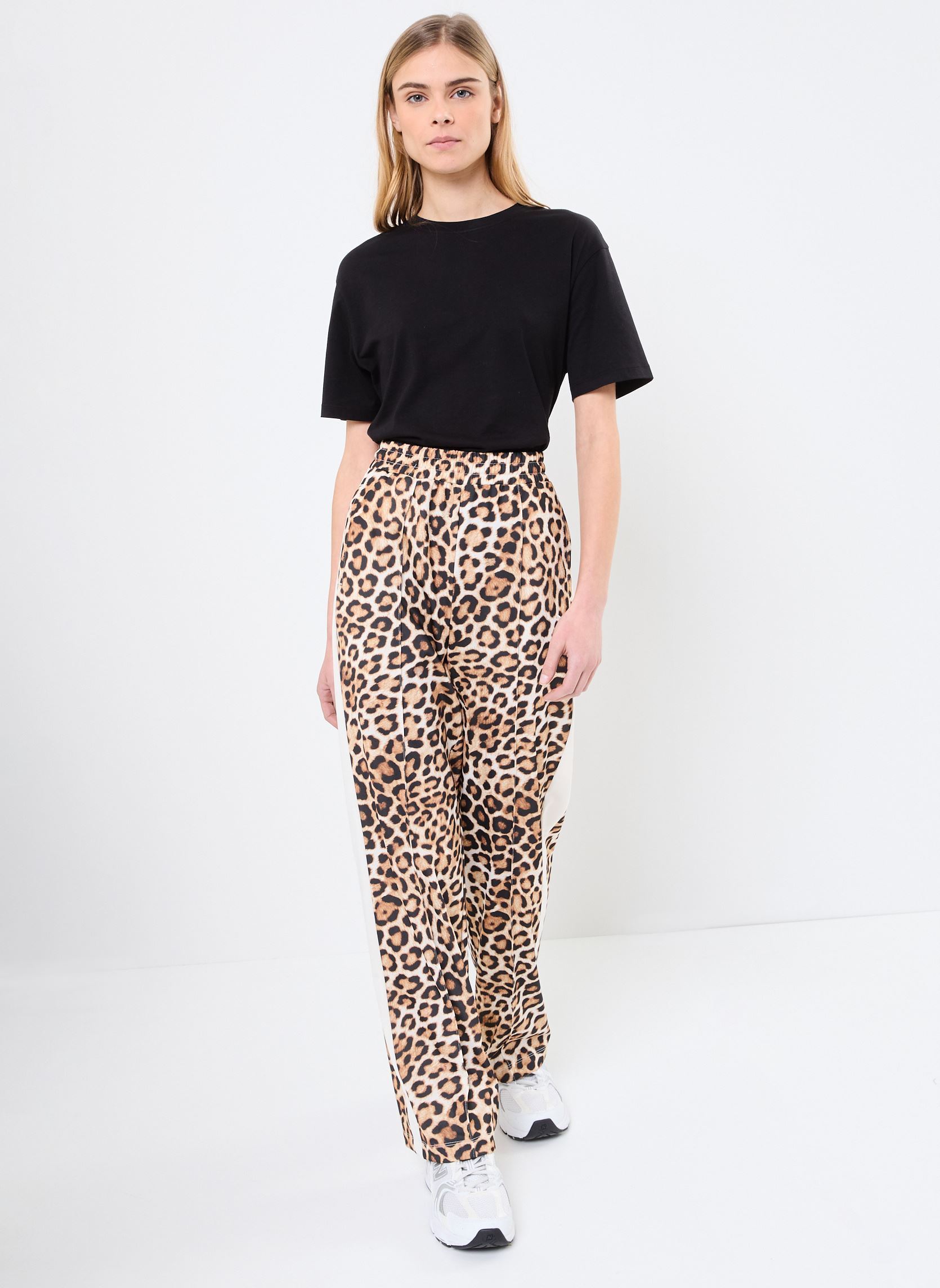Jogginghosen T7 LEO LUXE AOP Straight Pants op damen beige Puma Jogginghosen T7 LEO LUXE AOP Straight Pants op damen beige ALPINE SNOW