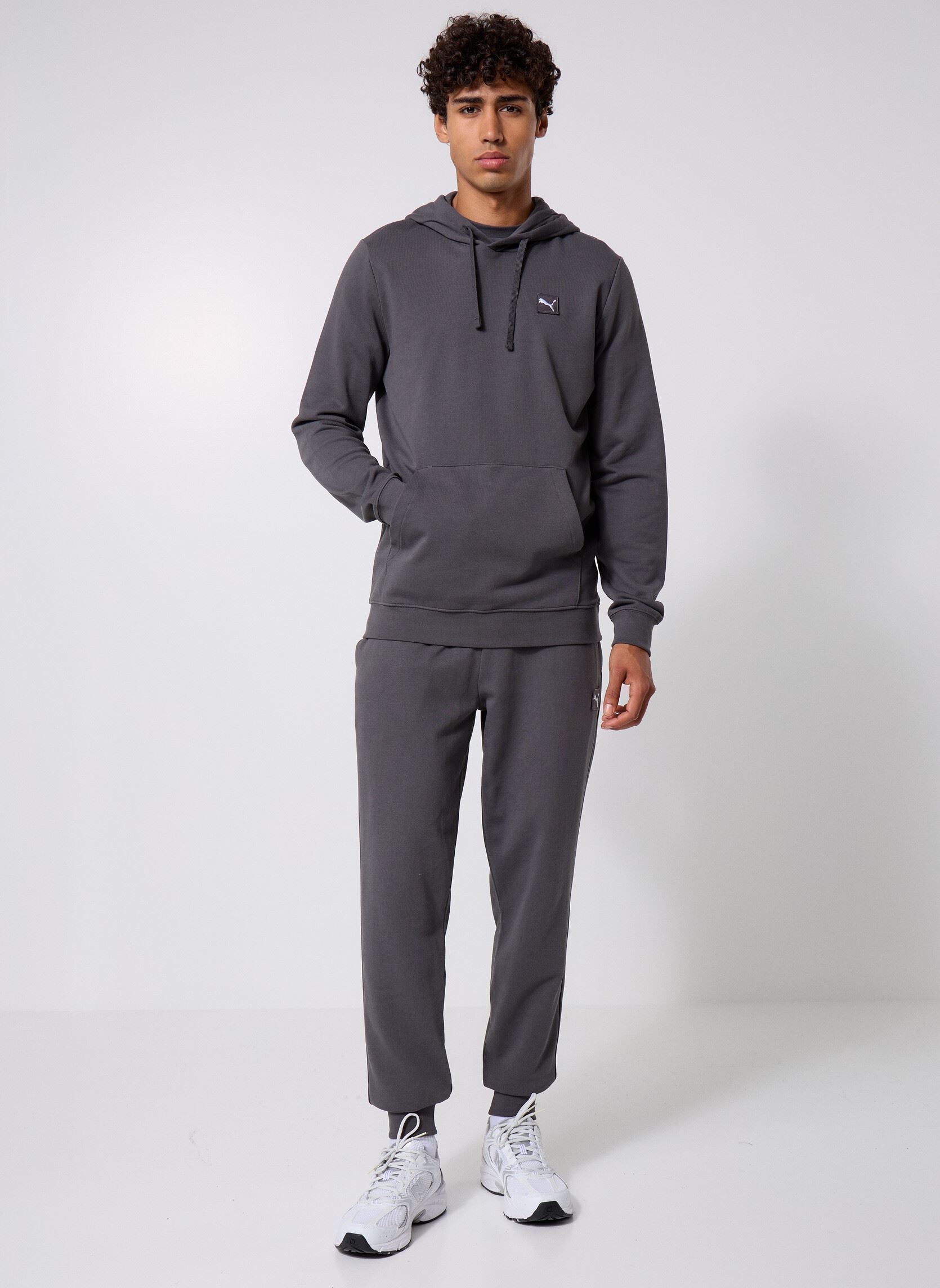 Joggingbroeken ESS ELEVATED Pants TR cl heren blauw Puma Joggingbroeken ESS ELEVATED Pants TR cl heren blauw Dusky Gray