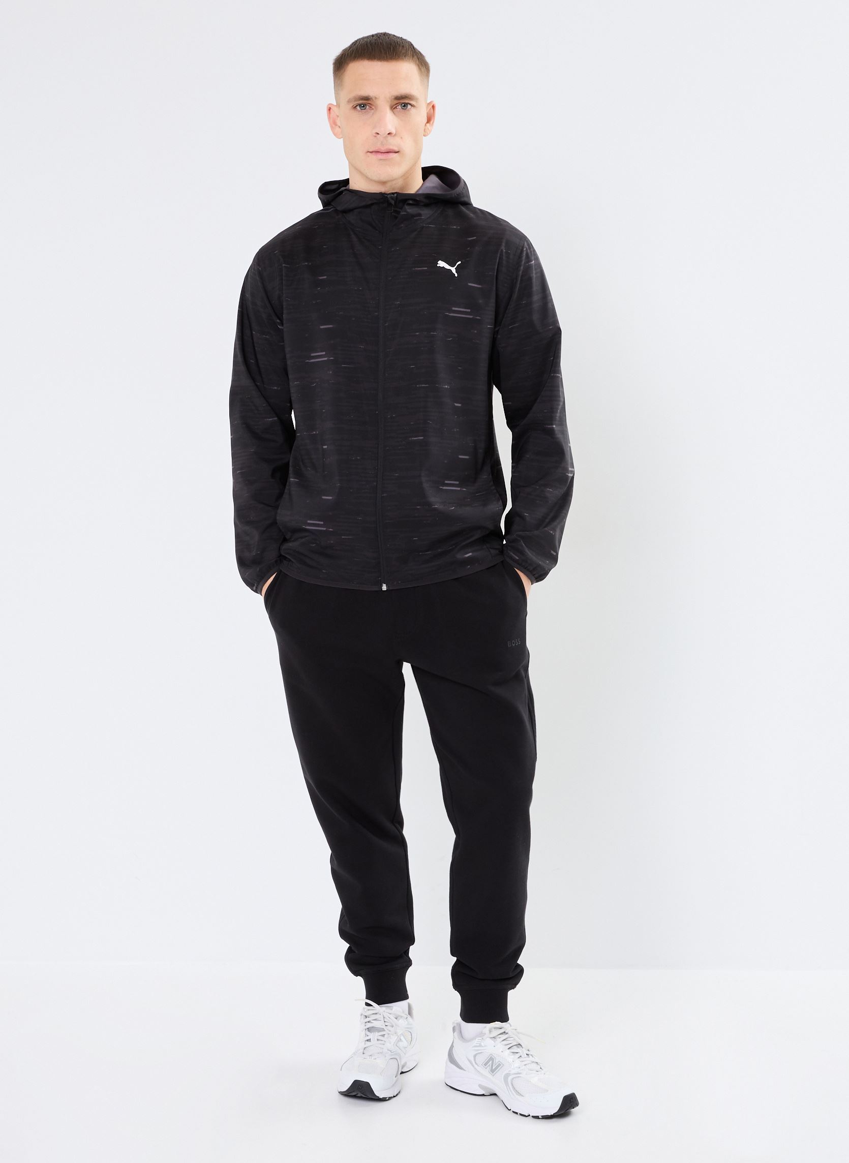 Vestes de survêtement M TAD ESSENTIAL AOP Woven Jacket homme noir Puma Vestes de survêtement M TAD ESSENTIAL AOP Woven Jacket homme noir Puma Black