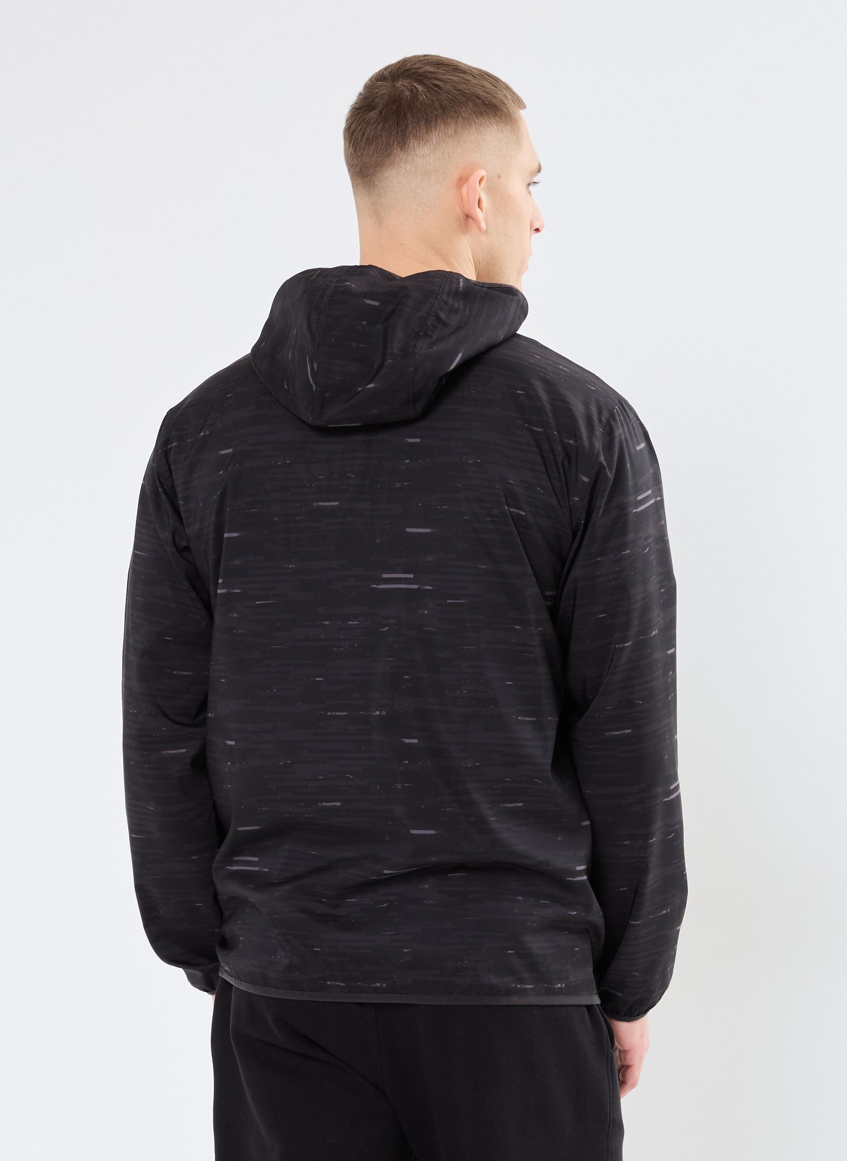 Vestes de survêtement M TAD ESSENTIAL AOP Woven Jacket homme noir Puma Vestes de survêtement M TAD ESSENTIAL AOP Woven Jacket homme noir Puma Black