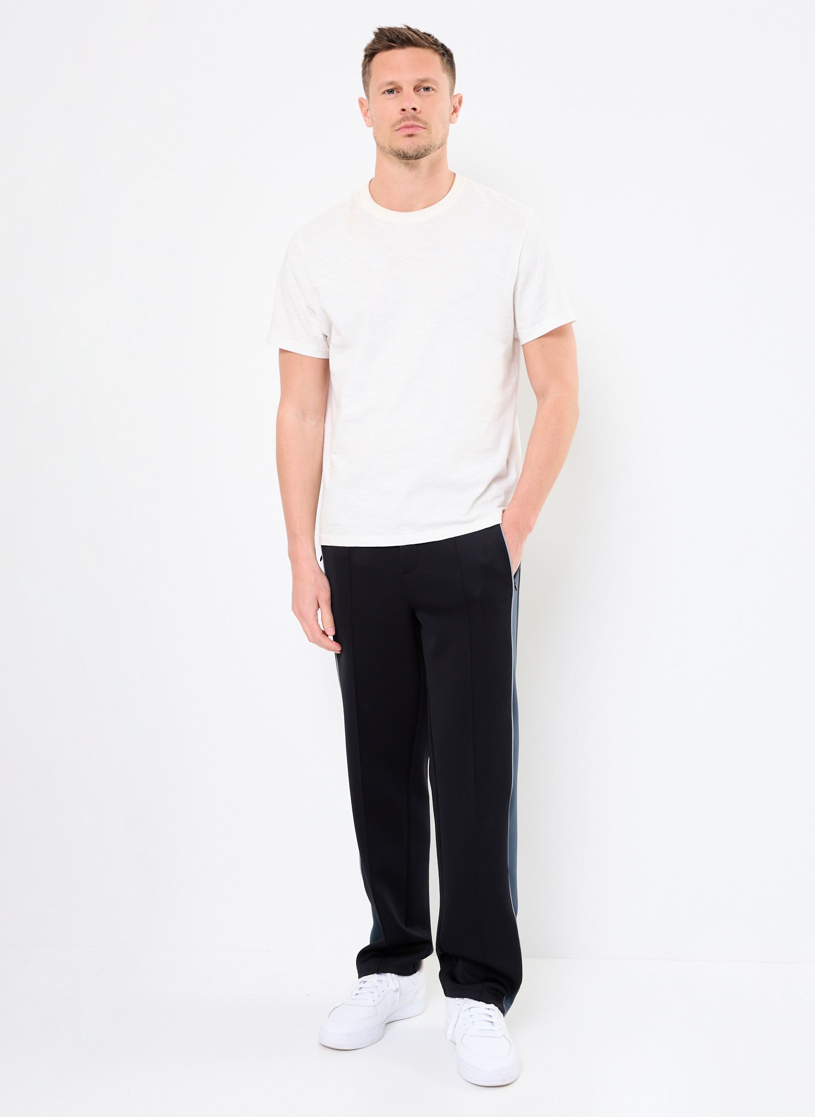 Pantalons droits E25 MATIJA SUN PANTALON homme noir Gertrude Pantalons droits E25 MATIJA SUN PANTALON homme noir BLACK