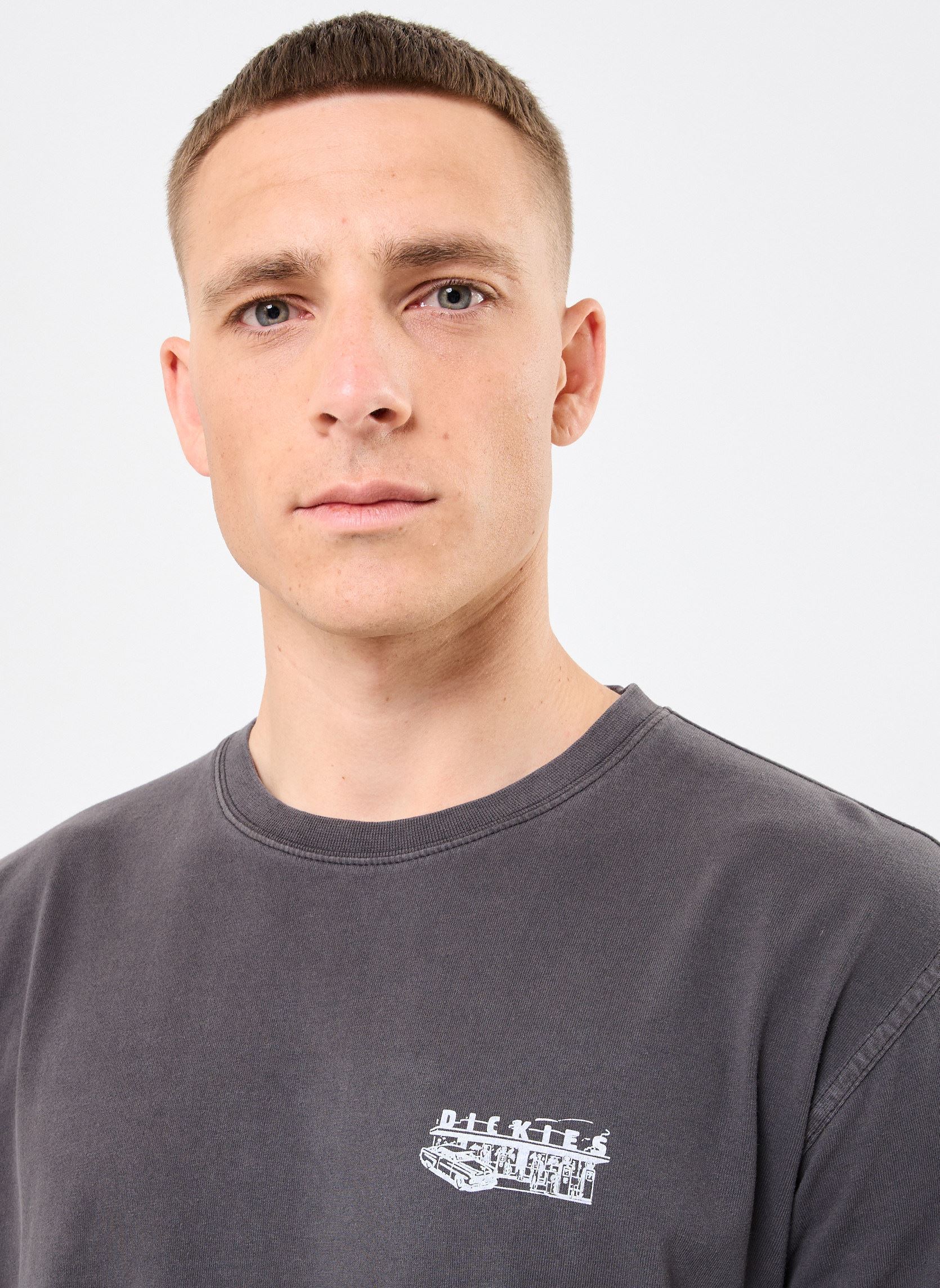 Tee-shirts manches courtes SERVICE STATION SS TEE homme noir Dickies Tee-shirts manches courtes SERVICE STATION SS TEE homme noir BLACK
