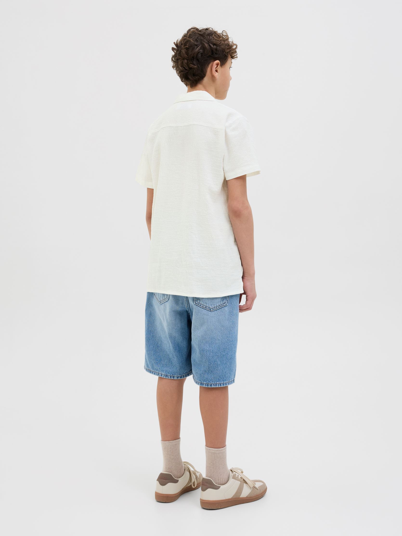 Chemises manches courtes Jorluke Crinkle Shirt Ss Jnr 12274285 garçon blanc Jack & Jones Chemises manches courtes Jorluke Crinkle Shirt Ss Jnr 12274285 garçon blanc CLOUD DANCER