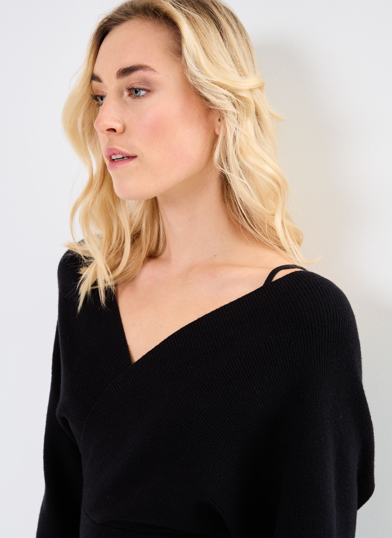 Kleider LADIES KNITTED DRESS T1928CN damen schwarz Molly Bracken Kleider LADIES KNITTED DRESS T1928CN damen schwarz BLACK