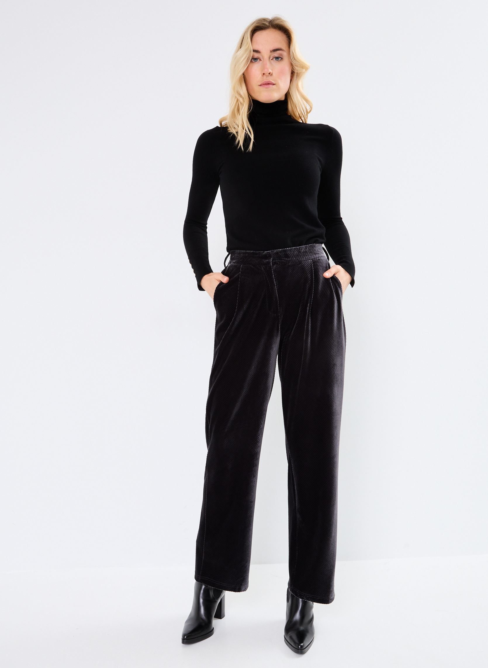 Pantalons droit LADIES KNITTED PANTS T1695ACH femme gris Molly Bracken Pantalons droit LADIES KNITTED PANTS T1695ACH femme gris DARK GREY