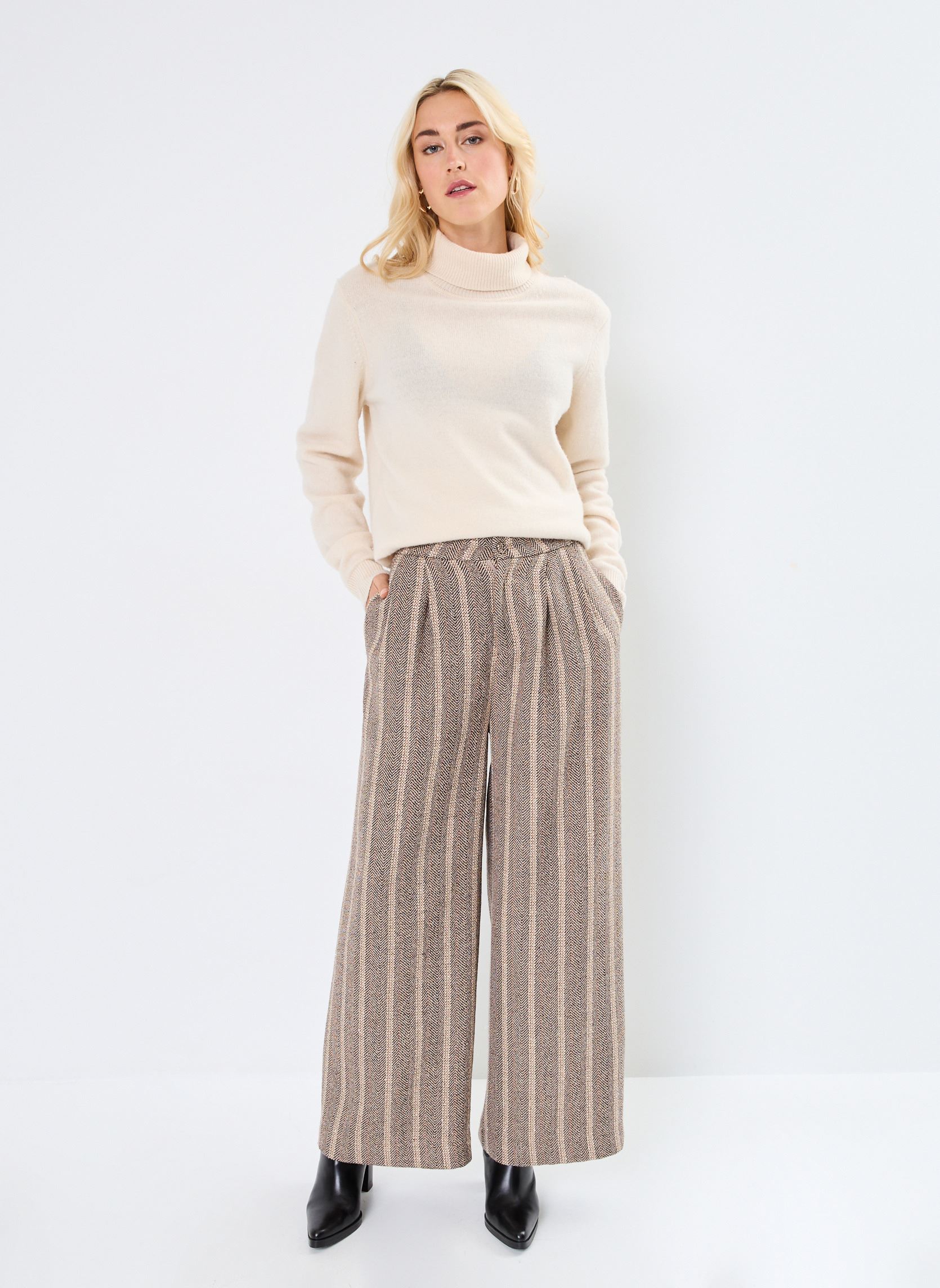 Pantalons larges LADIES WOVEN PANTS T1872CH femme beige Molly Bracken Pantalons larges LADIES WOVEN PANTS T1872CH femme beige Beige
