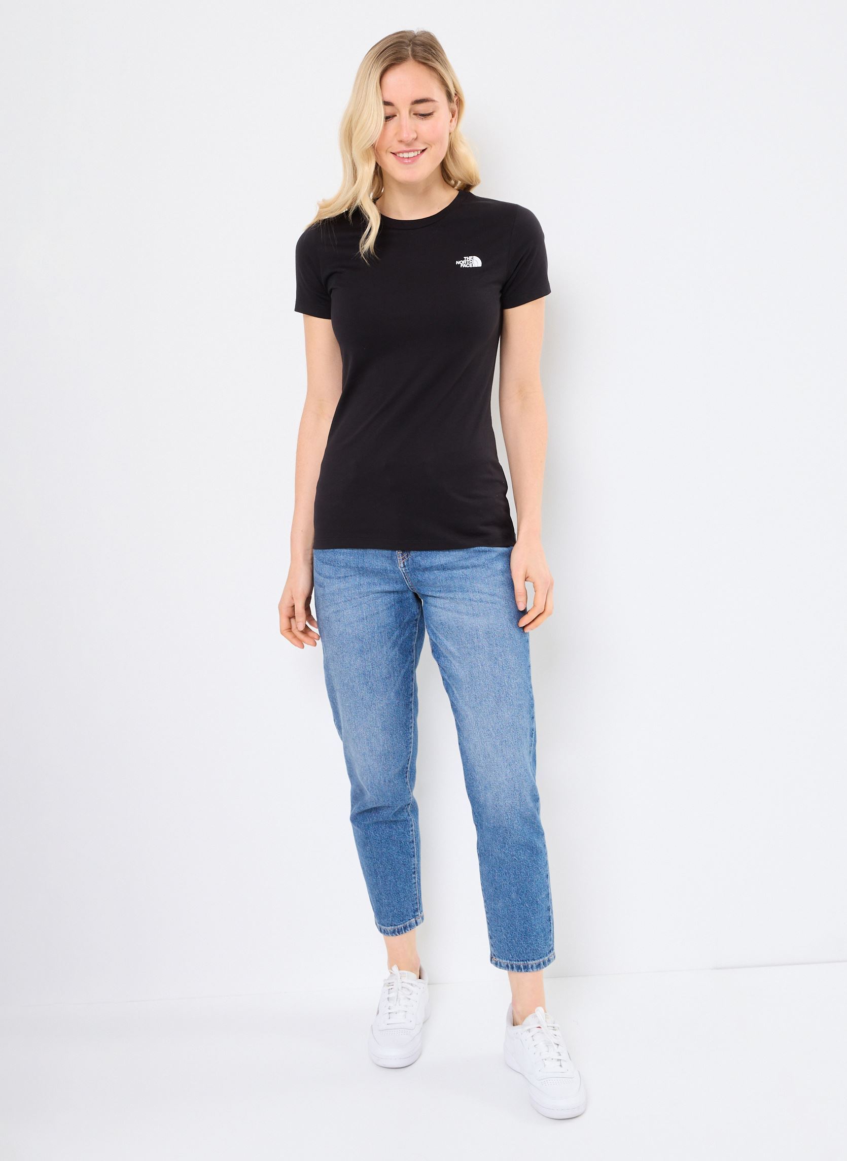 Tee-shirts manches courtes W S/S SIMPLE DOME SLIM TEE femme noir The North Face Tee-shirts manches courtes W S/S SIMPLE DOME SLIM TEE femme noir TNF BLACK
