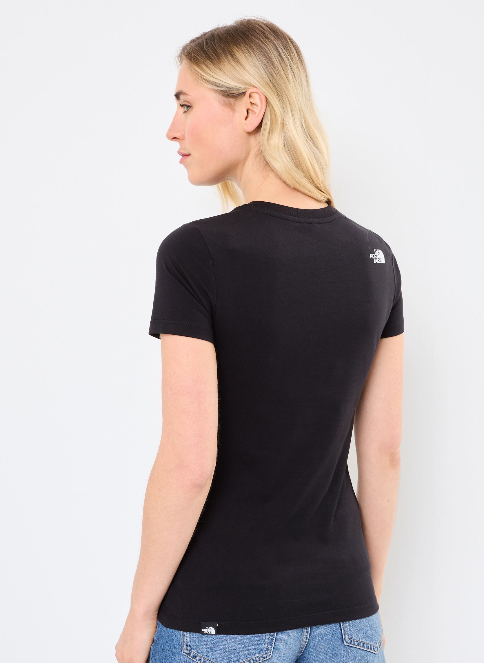 Tee-shirts manches courtes W S/S SIMPLE DOME SLIM TEE femme noir The North Face Tee-shirts manches courtes W S/S SIMPLE DOME SLIM TEE femme noir TNF BLACK