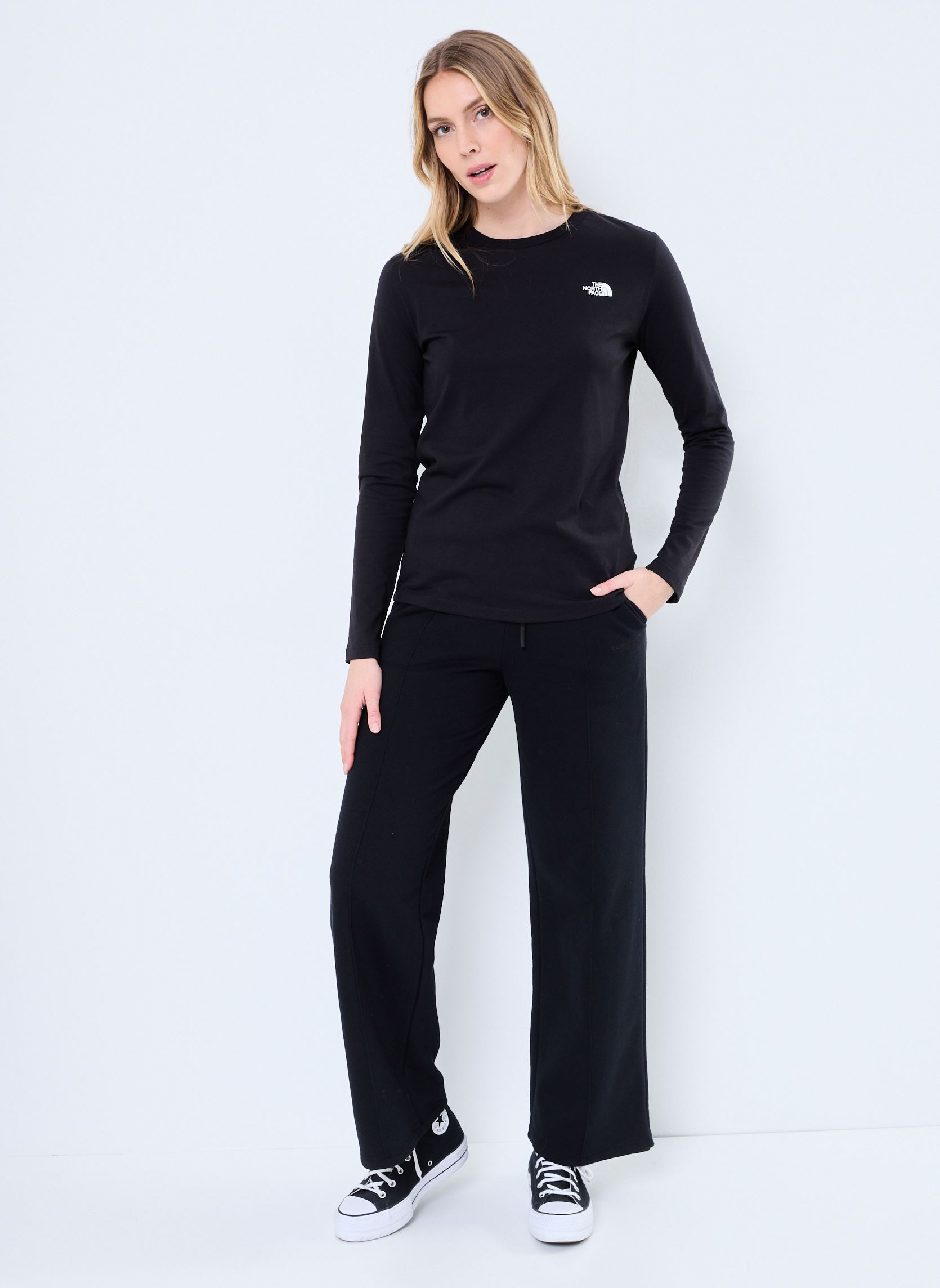 Langarm-T-Shirts W L/S Simple Dome Tee damen schwarz The North Face Langarm-T-Shirts W L/S Simple Dome Tee damen schwarz TNF BLACK