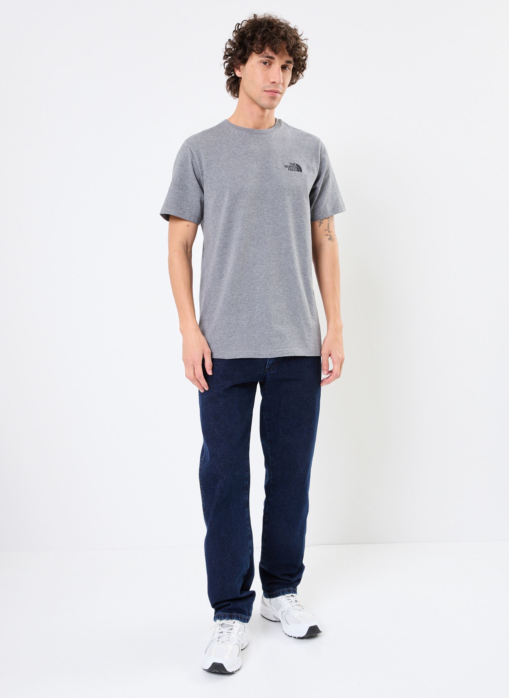 Tee-shirts manches courtes M S/S SIMPLE DOME TEE homme gris The North Face Tee-shirts manches courtes M S/S SIMPLE DOME TEE homme gris TNFMEDIUMGRYHTR