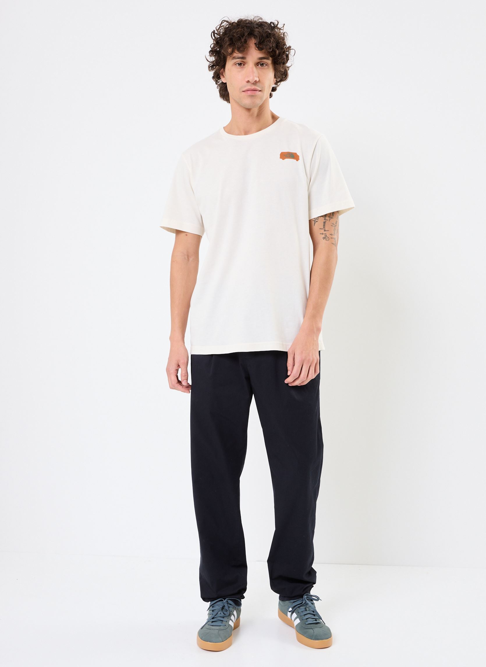 T-shirts met korte mouwen M SS OUTDOOR GRAPHIC TEE heren wit The North Face T-shirts met korte mouwen M SS OUTDOOR GRAPHIC TEE heren wit WHITE DUNE