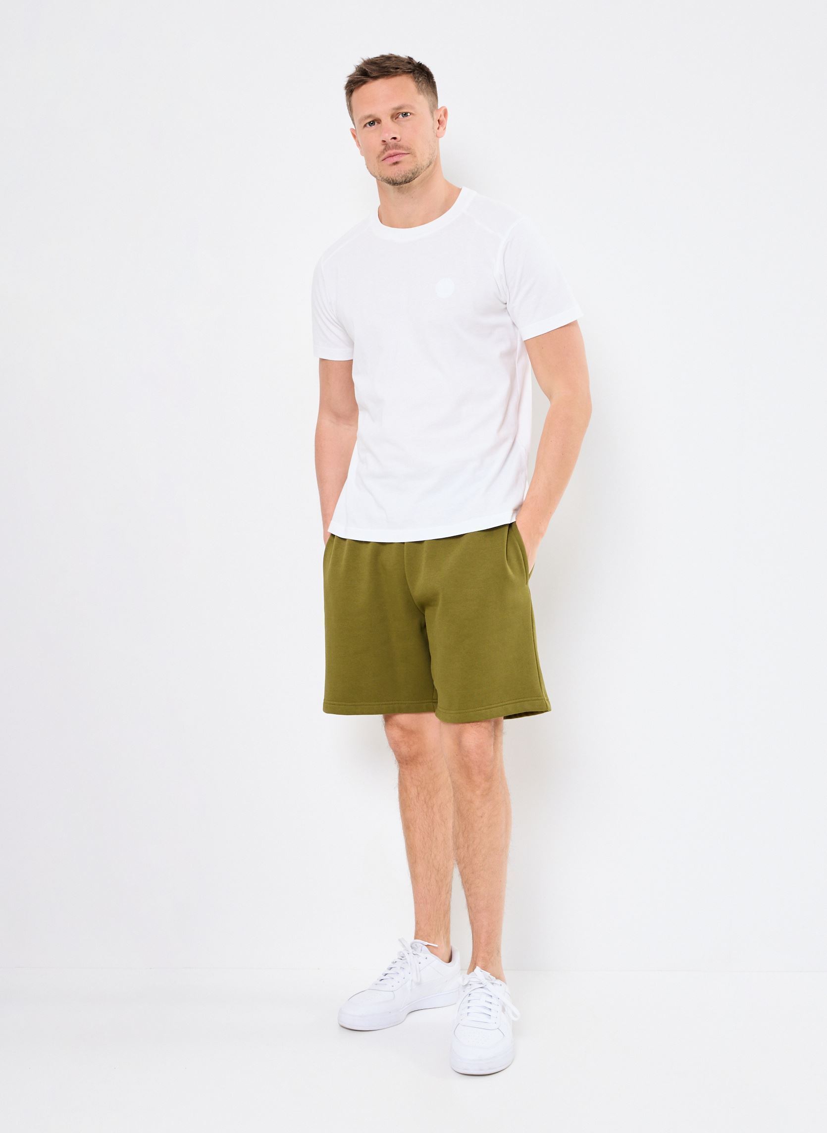 Shorts de sport M EASY REGULAR SHORT homme vert The North Face Shorts de sport M EASY REGULAR SHORT homme vert FOREST OLIVE