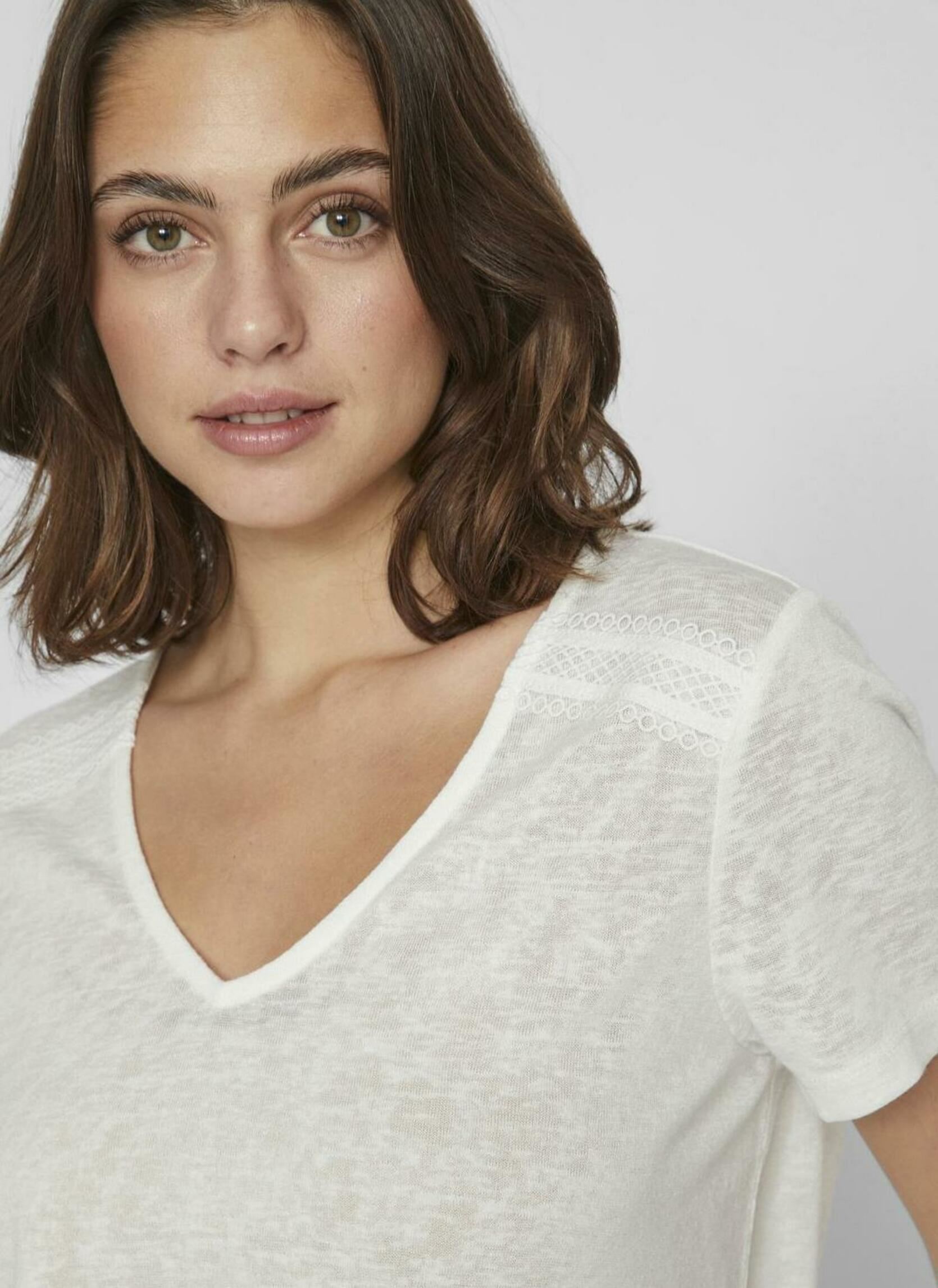 Tee-shirts manches courtes VIAMER V-NECK S/S LACE DETAIL TOP femme blanc Vila Tee-shirts manches courtes VIAMER V-NECK S/S LACE DETAIL TOP femme blanc Cloud Dancer