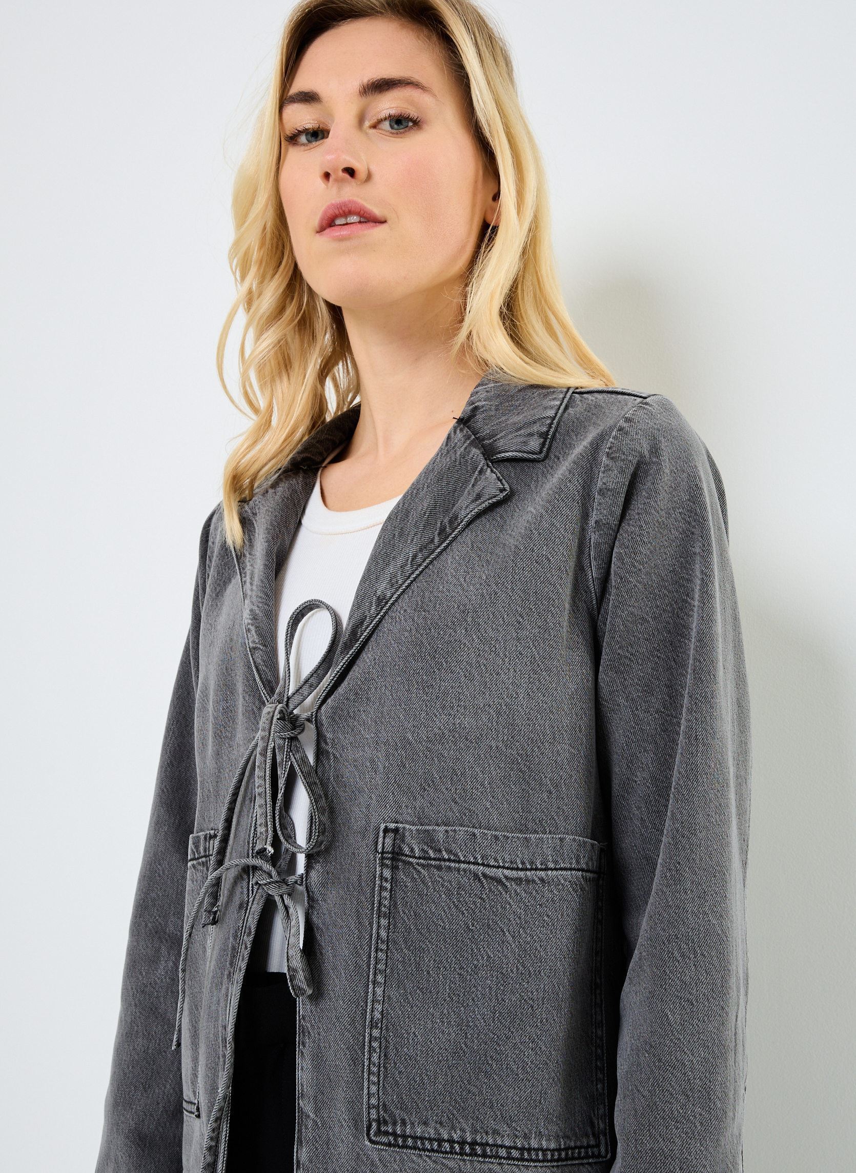 Spijkerjassen VIKIKI L/S TIE DENIM JACKET DGD dames grijs Vila Spijkerjassen VIKIKI L/S TIE DENIM JACKET DGD dames grijs Dark Grey Denim