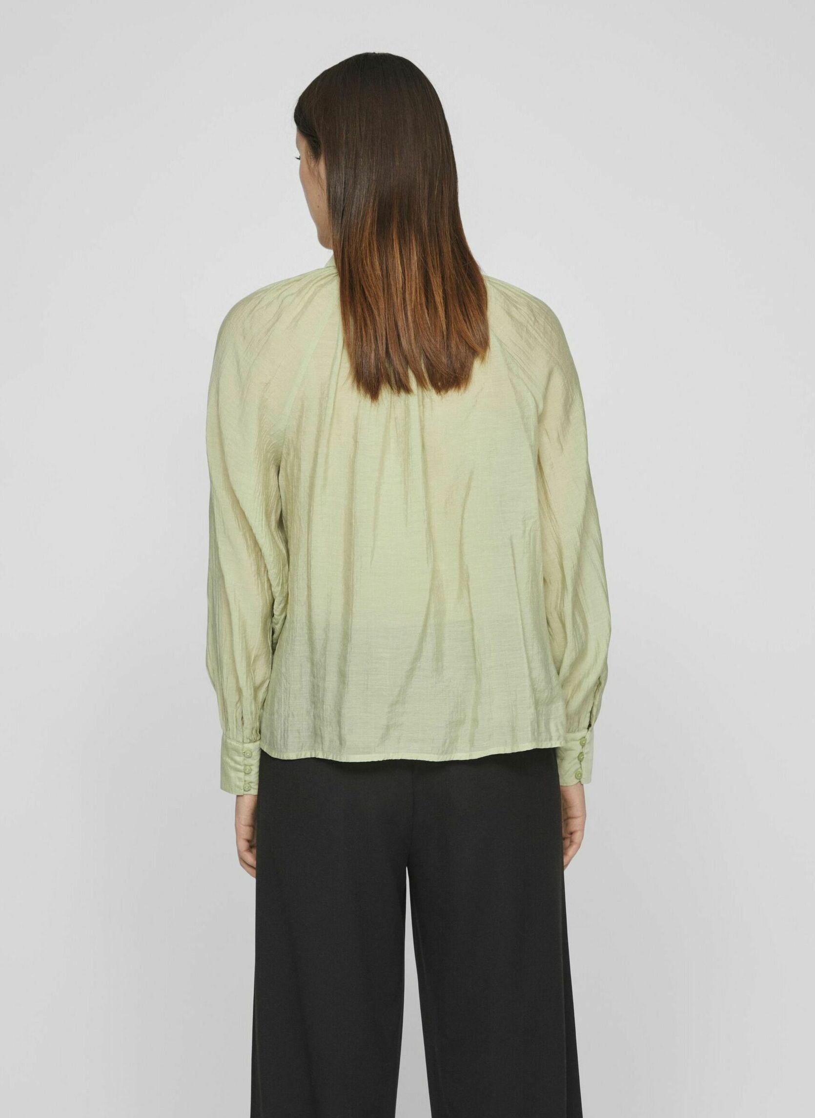 Lange mouw overhemden VINABIA L/S SHIRT/2 dames groen Vila Lange mouw overhemden VINABIA L/S SHIRT/2 dames groen Sage