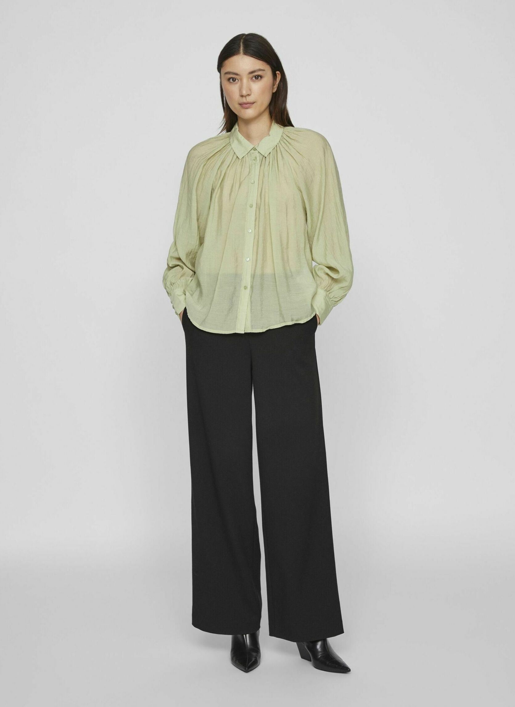 Lange mouw overhemden VINABIA L/S SHIRT/2 dames groen Vila Lange mouw overhemden VINABIA L/S SHIRT/2 dames groen Sage