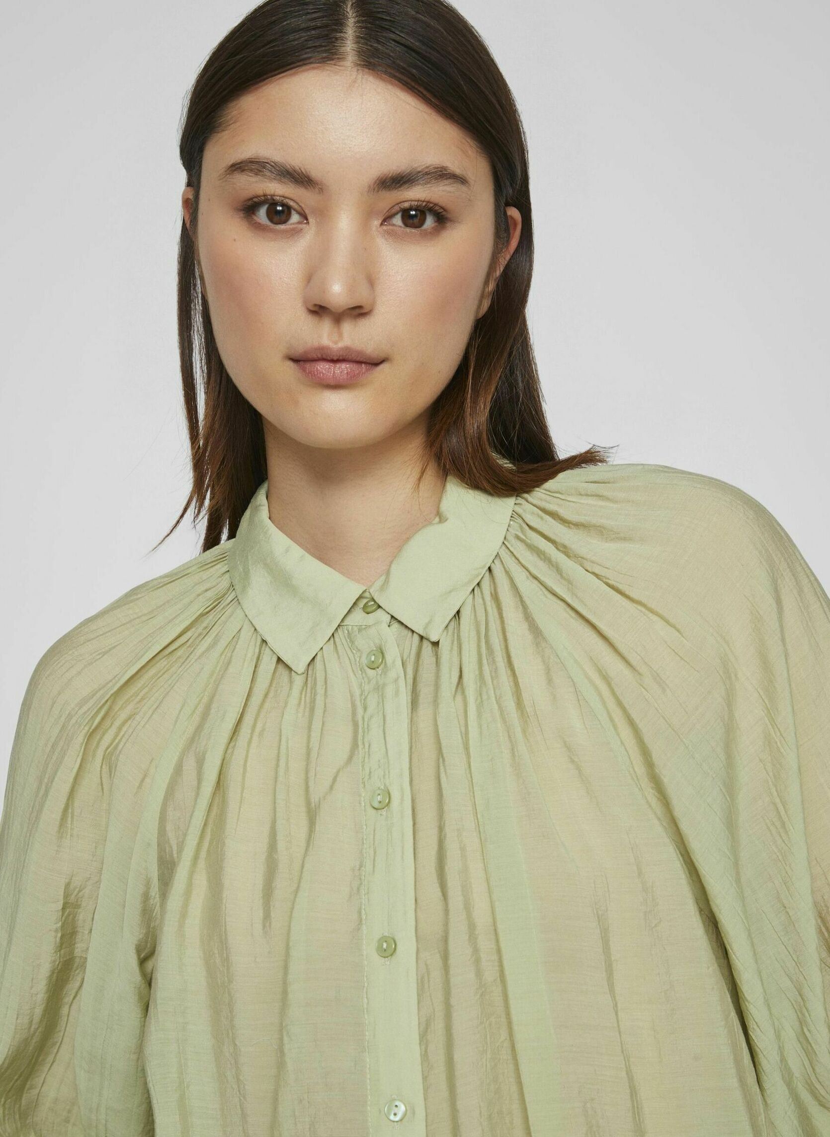 Lange mouw overhemden VINABIA L/S SHIRT/2 dames groen Vila Lange mouw overhemden VINABIA L/S SHIRT/2 dames groen Sage