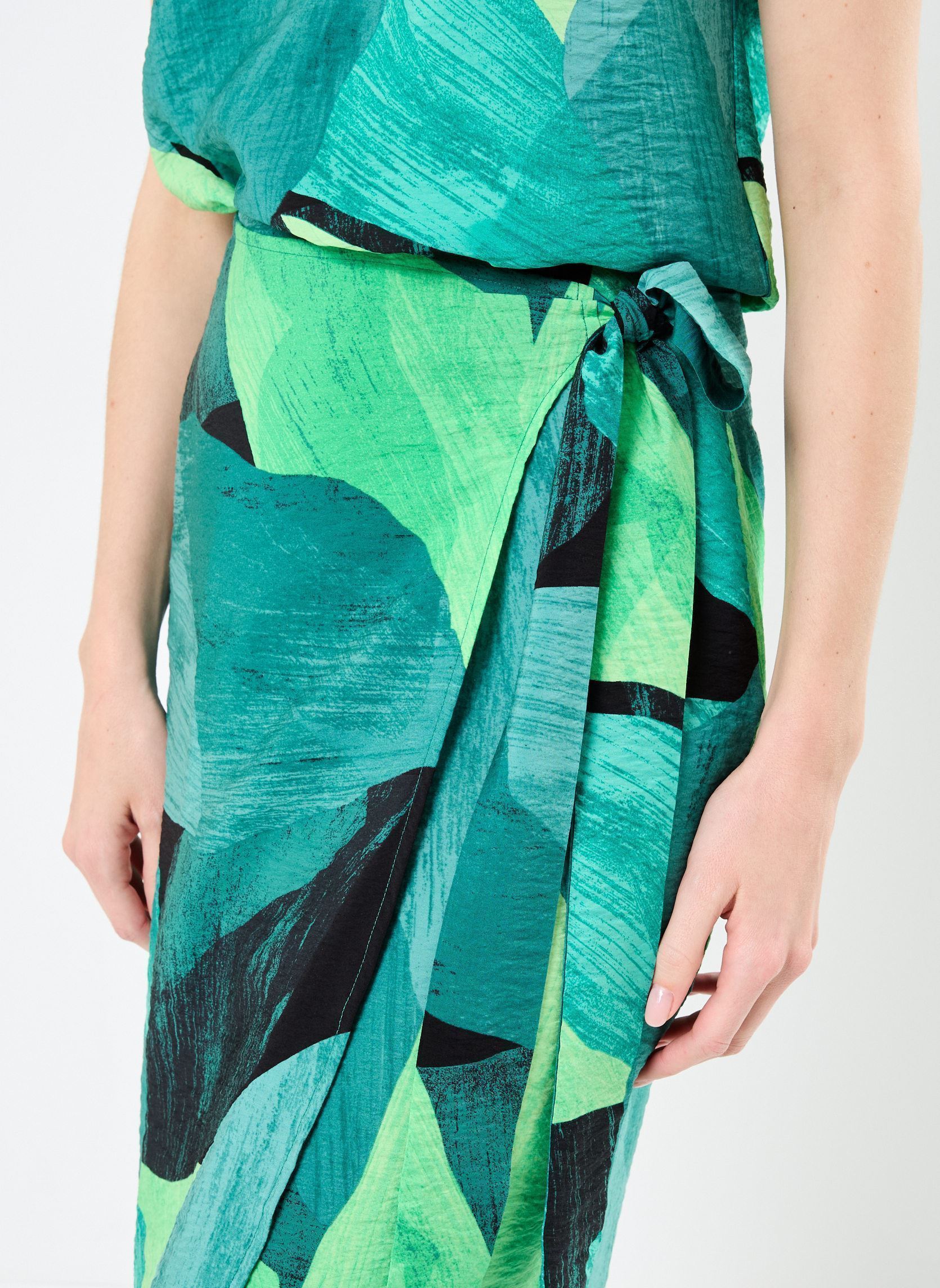 Jupes mi-longues VIDOLIRA ELA HW MIDI SHARONG SKIRT femme vert Vila Jupes mi-longues VIDOLIRA ELA HW MIDI SHARONG SKIRT femme vert Summer Green
