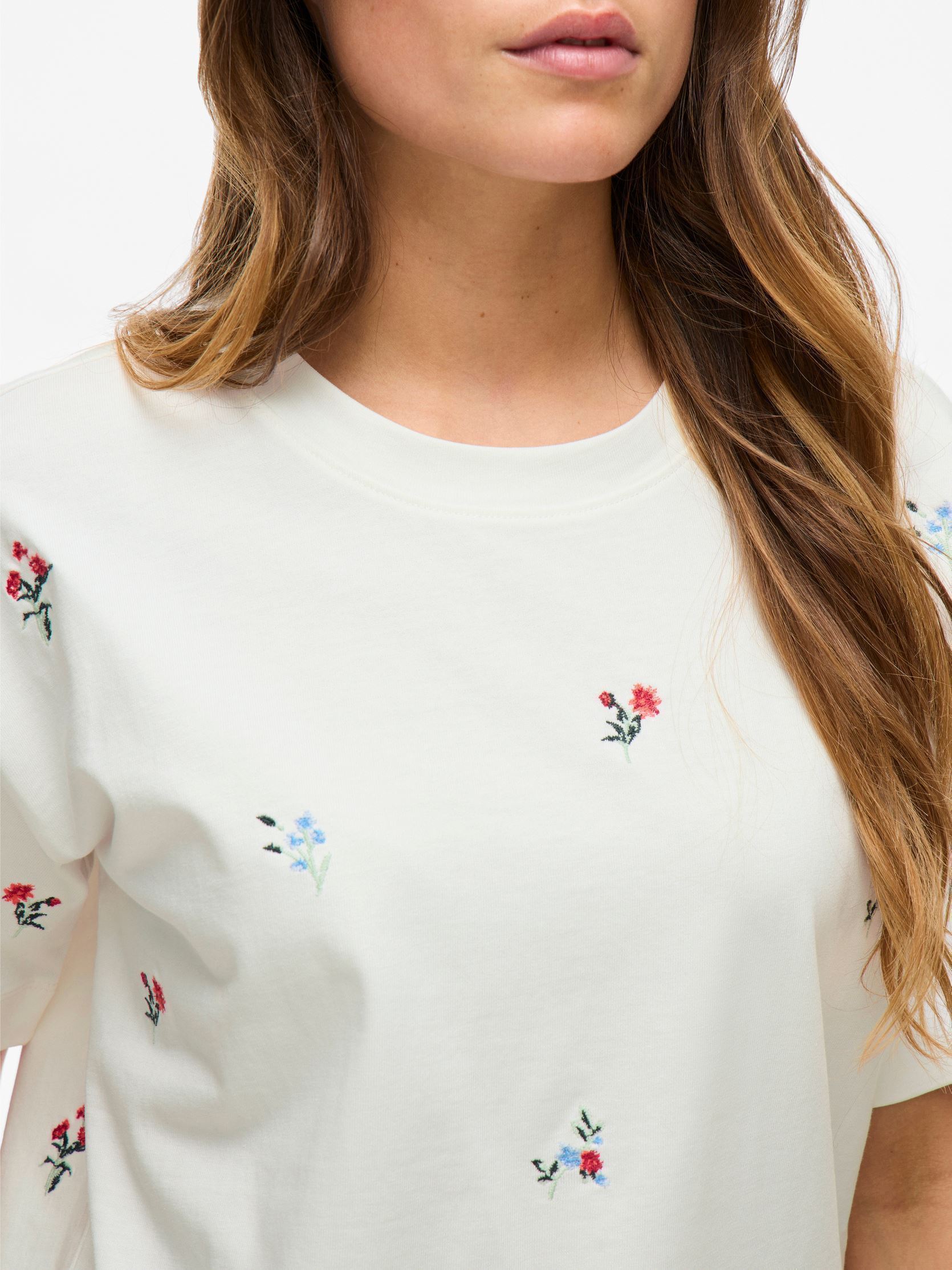 Tee-shirts manches courtes VIMONIE FLOWER EMB S/S O-NECK femme blanc Vila Tee-shirts manches courtes VIMONIE FLOWER EMB S/S O-NECK femme blanc SNOW WHITE FLOWER
