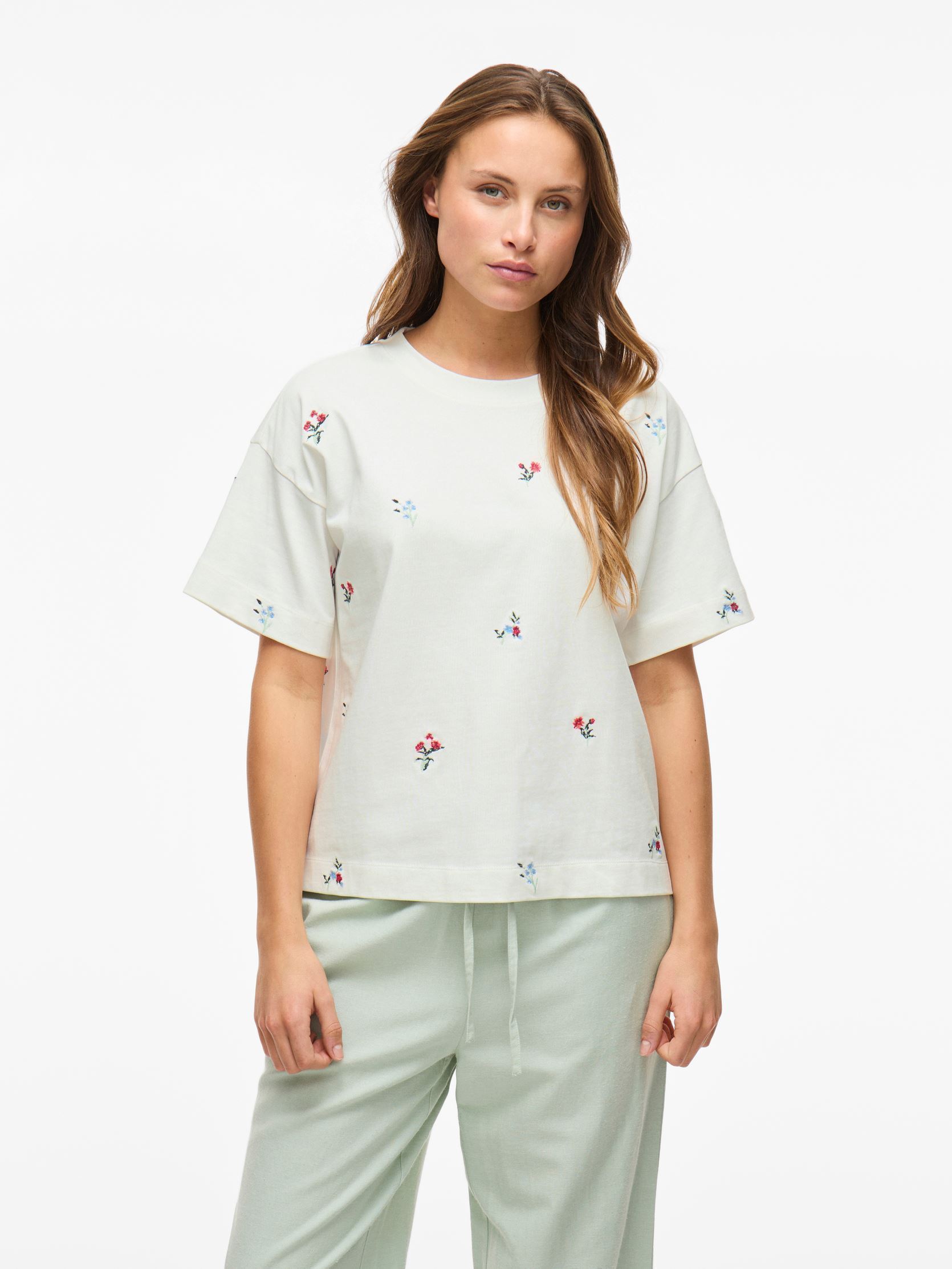 Tee-shirts manches courtes VIMONIE FLOWER EMB S/S O-NECK femme blanc Vila Tee-shirts manches courtes VIMONIE FLOWER EMB S/S O-NECK femme blanc SNOW WHITE FLOWER