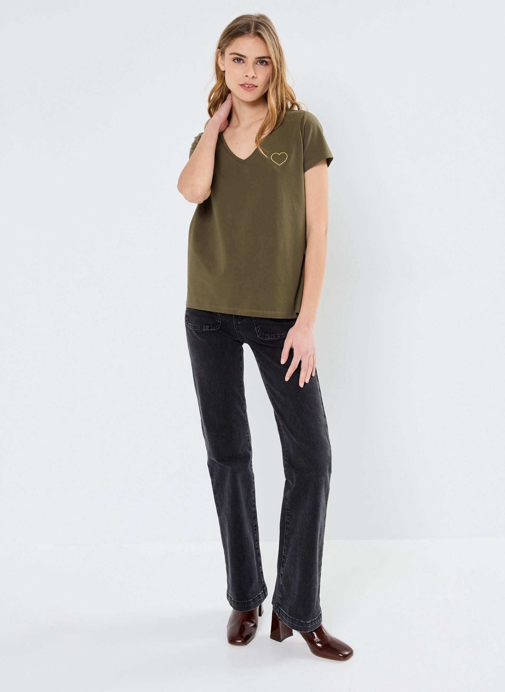 Tee-shirts manches courtes PCNEW BILLY TEE EMB JRS NOOS BC femme vert Pieces Tee-shirts manches courtes PCNEW BILLY TEE EMB JRS NOOS BC femme vert Kalamata