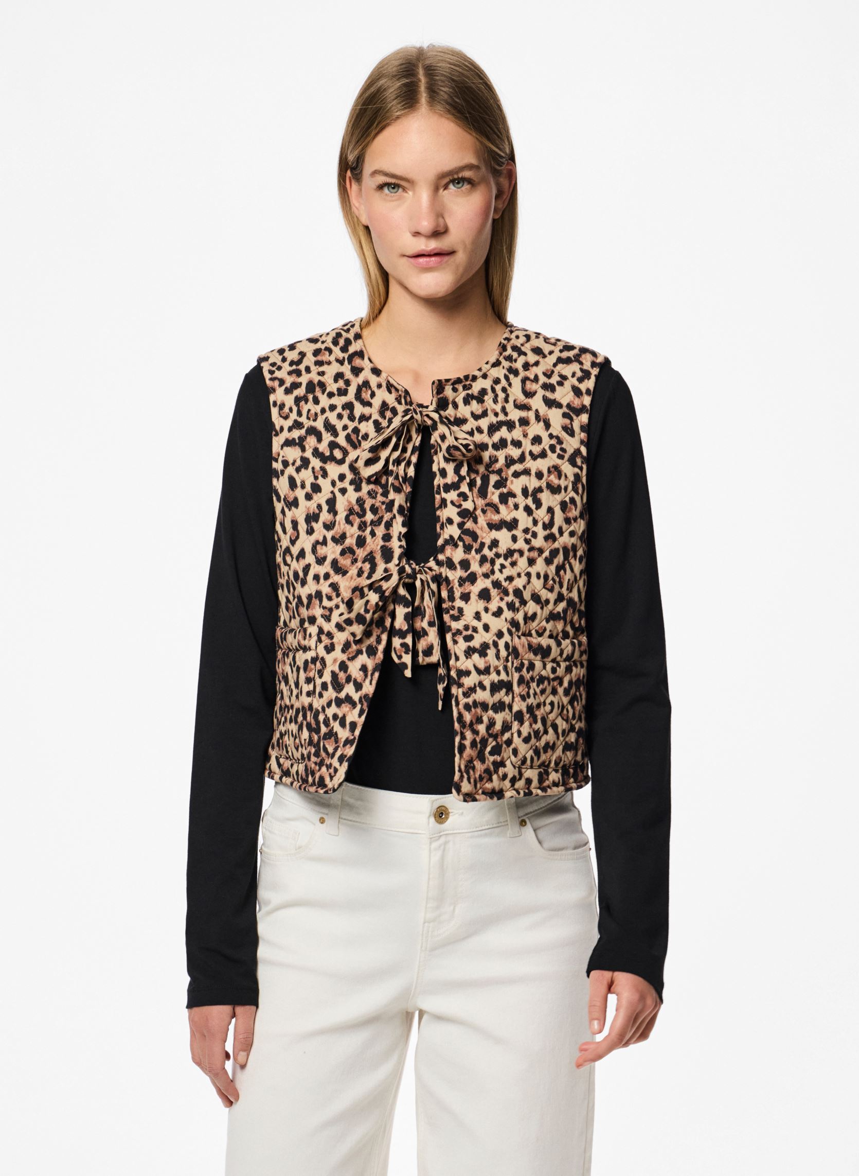Liu Jo Sweatvest met gewatteerd voorpand en ritszakken • Gebroken wit • de Bijenkorf Liu Jo Sweatvest met gewatteerd voorpand en ritszakken • Gebroken wit • de Bijenkorf