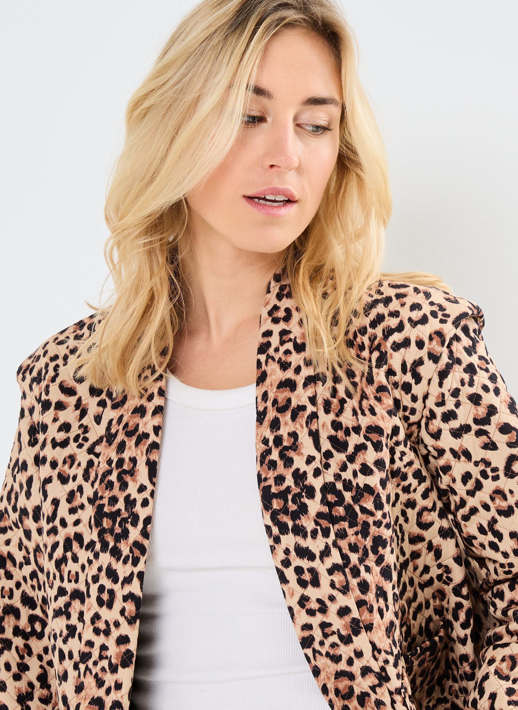 Gilets PCSAROLINE SHORT PRINTED JACKET femme marron Pieces Gilets PCSAROLINE SHORT PRINTED JACKET femme marron Tannin