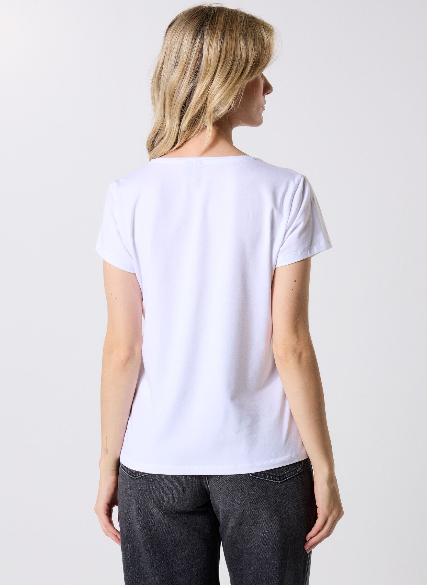 T-shirt a maniche corte PCSERIMA SS T-SHIRT FC BC donna bianco Pieces T-shirt a maniche corte PCSERIMA SS T-SHIRT FC BC donna bianco BRIGHT WHITE LIBERTE