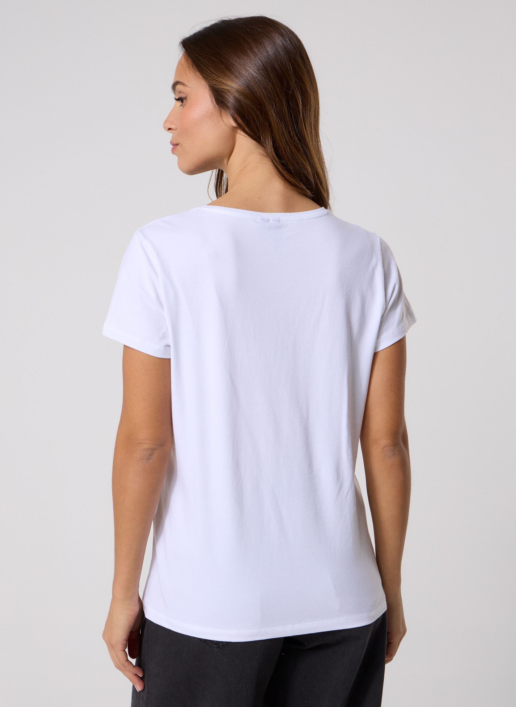 T-shirts met korte mouwen PCSERIMA SS T-SHIRT FC BC dames wit Pieces T-shirts met korte mouwen PCSERIMA SS T-SHIRT FC BC dames wit BRIGHT WHITE WINE WINE