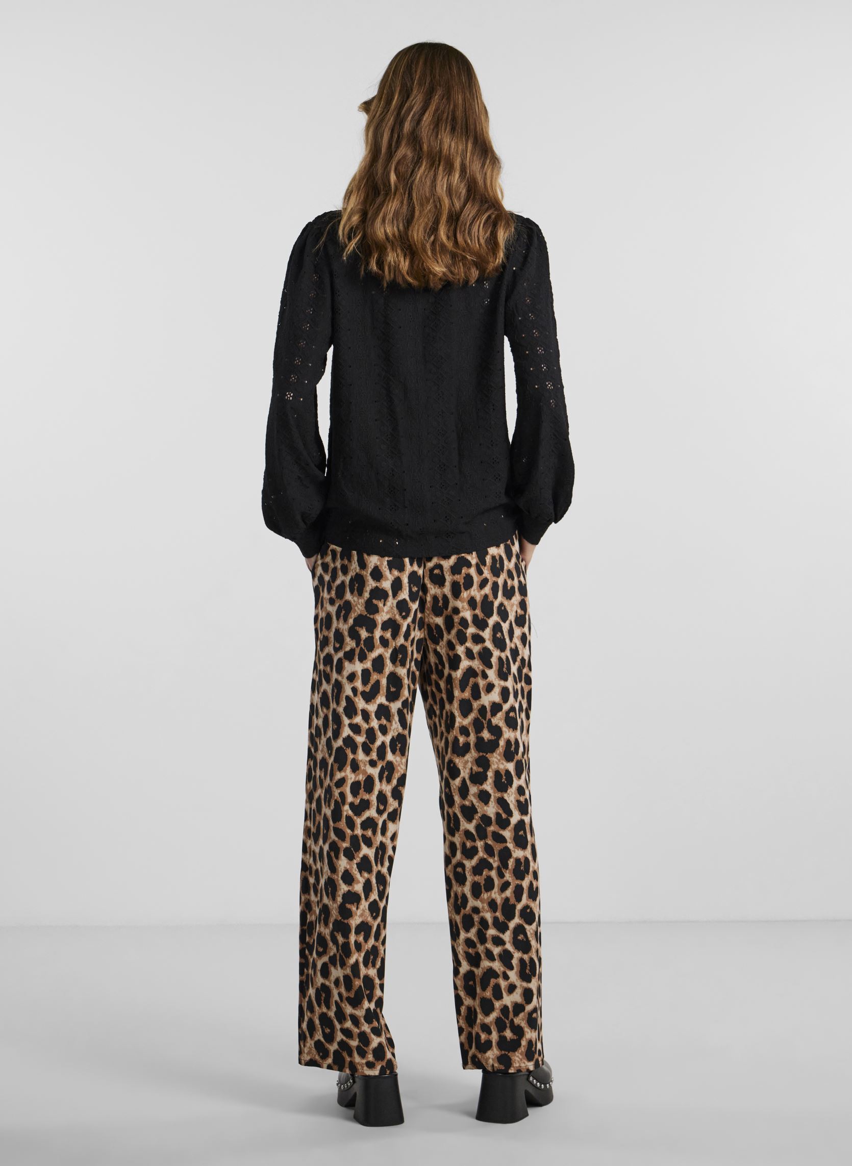 Pantaloni dritti PCGURLA HW PANTS WVN NOOS BC donna nero Pieces Pantaloni dritti PCGURLA HW PANTS WVN NOOS BC donna nero Black Leo