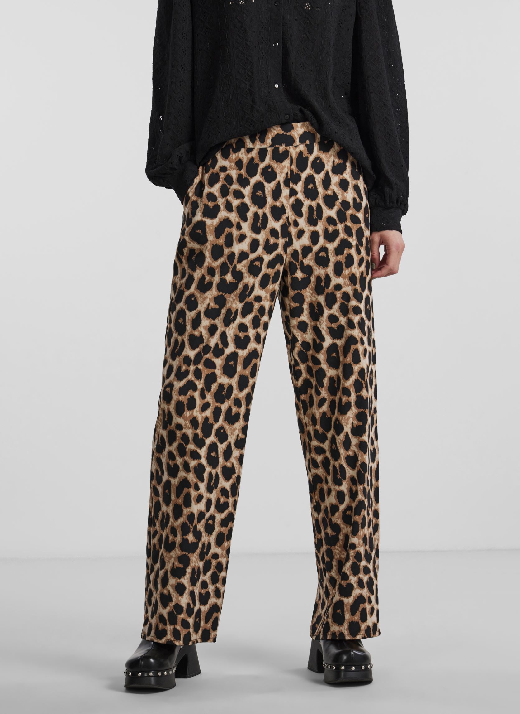 Pantaloni dritti PCGURLA HW PANTS WVN NOOS BC donna nero Pieces Pantaloni dritti PCGURLA HW PANTS WVN NOOS BC donna nero Black Leo