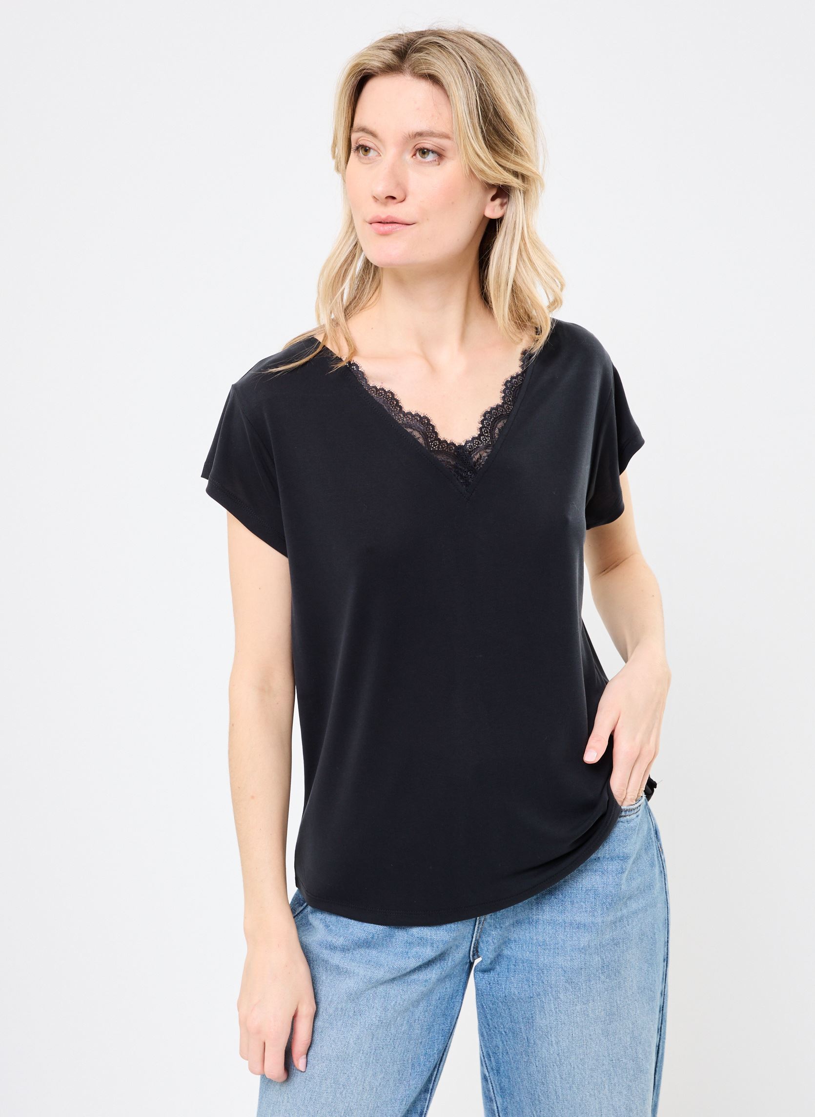 T-shirt a maniche corte PCKAMALA LACE V-NECK TEE JRS FC BC donna nero Pieces T-shirt a maniche corte PCKAMALA LACE V-NECK TEE JRS FC BC donna nero BLACK