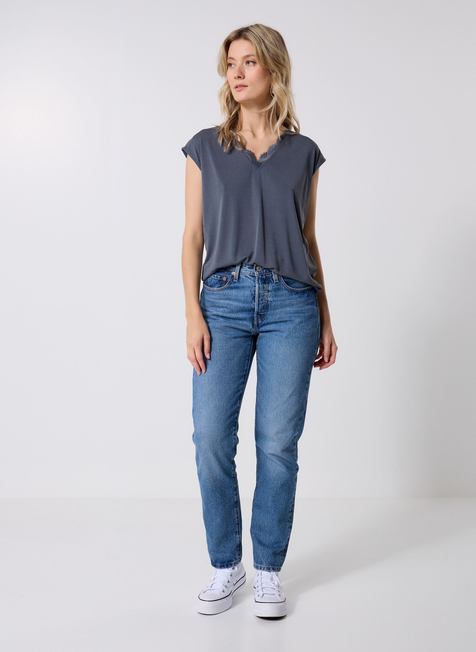 Tee-shirts manches courtes PCKAMALA LACE V-NECK TEE JRS FC BC femme bleu Pieces Tee-shirts manches courtes PCKAMALA LACE V-NECK TEE JRS FC BC femme bleu OMBRE BLUE