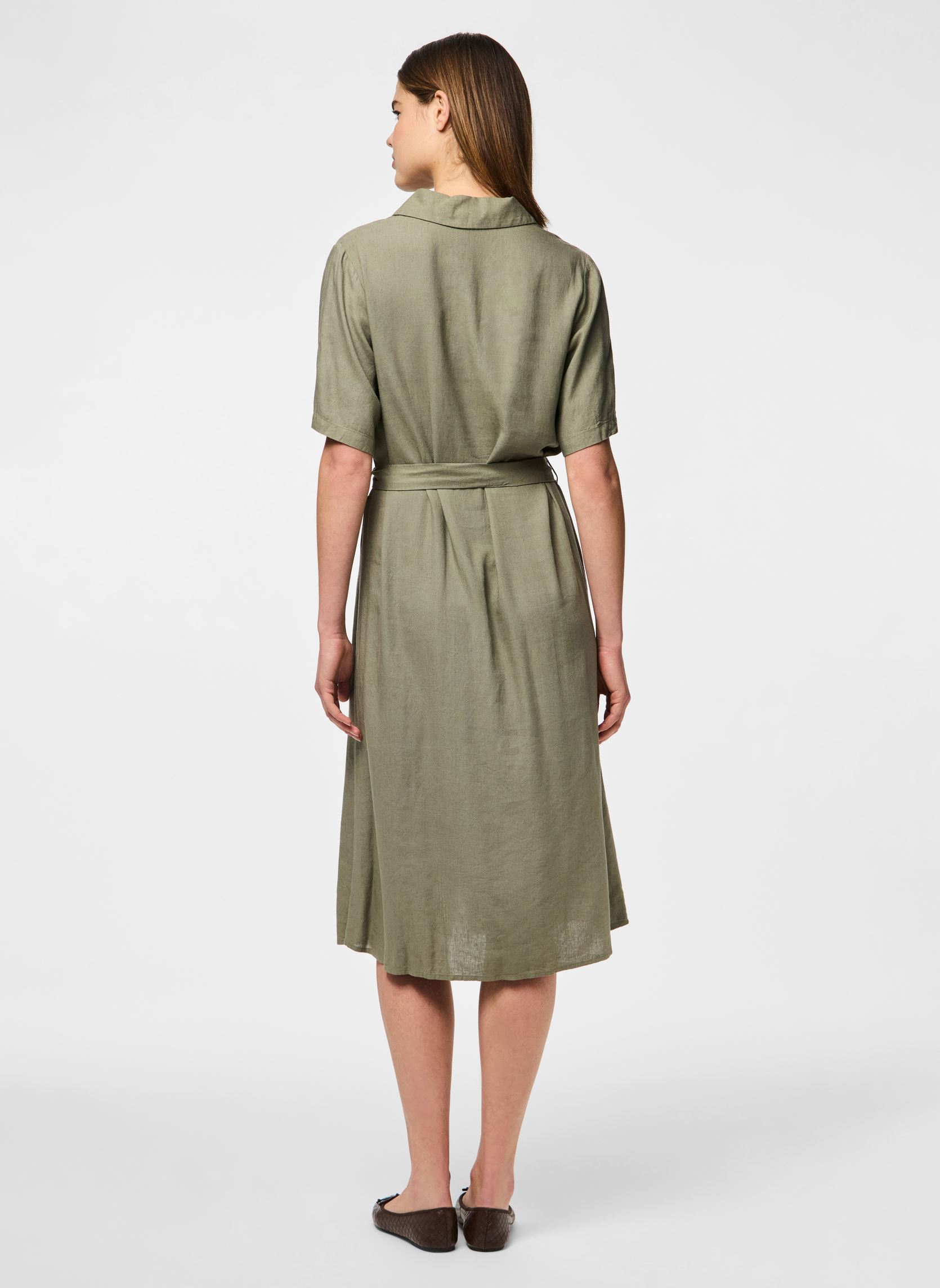 Robes Chemise PCPIA 2/4 MIDI SHIRT DRESS WVN NOOS femme vert Pieces Robes Chemise PCPIA 2/4 MIDI SHIRT DRESS WVN NOOS femme vert Deep Lichen Green