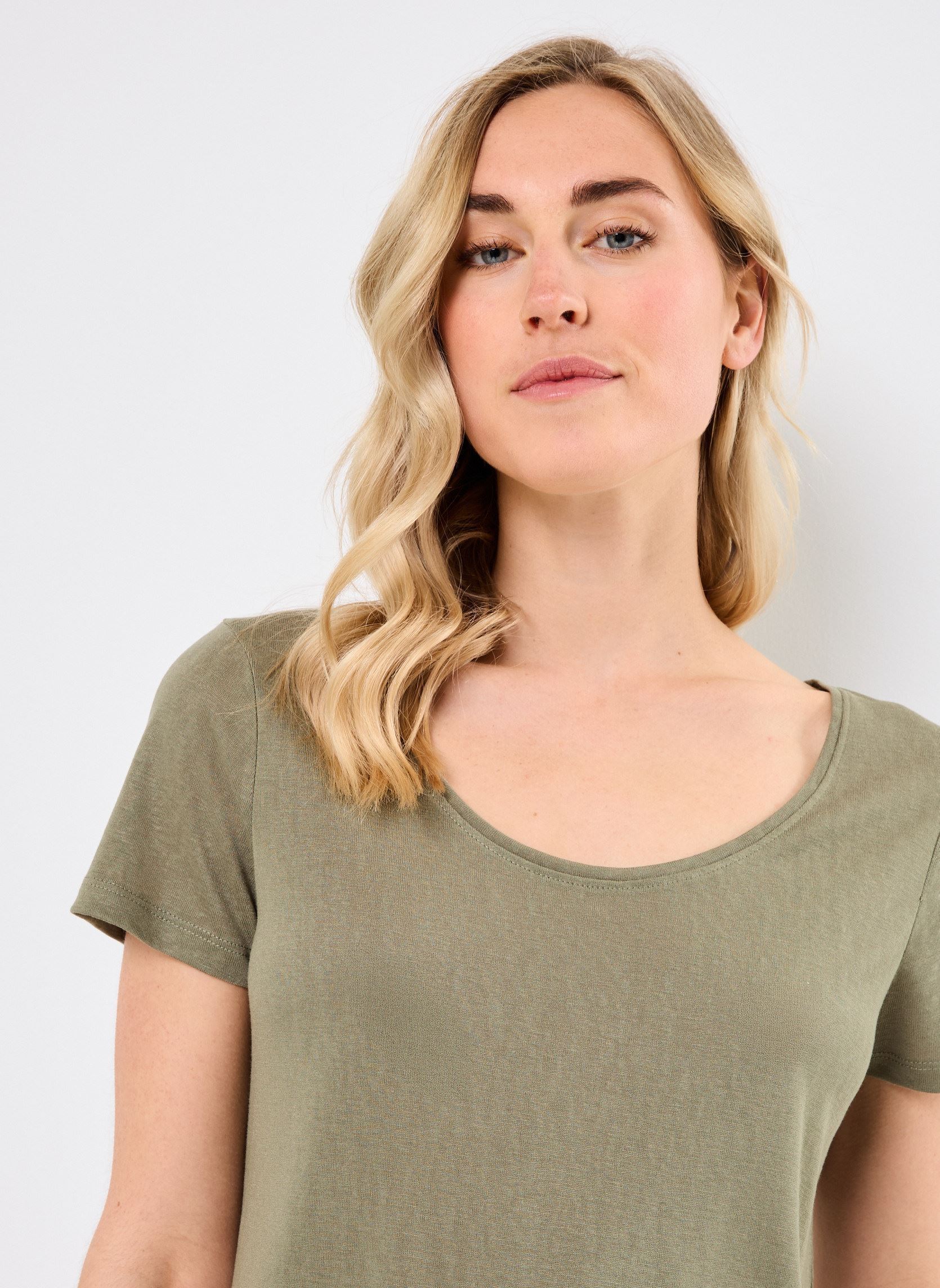 Tee-shirts PCSOPHIE SS U-NECK TEE JRS NOOS BC femme vert Pieces Tee-shirts PCSOPHIE SS U-NECK TEE JRS NOOS BC femme vert Deep Lichen Green